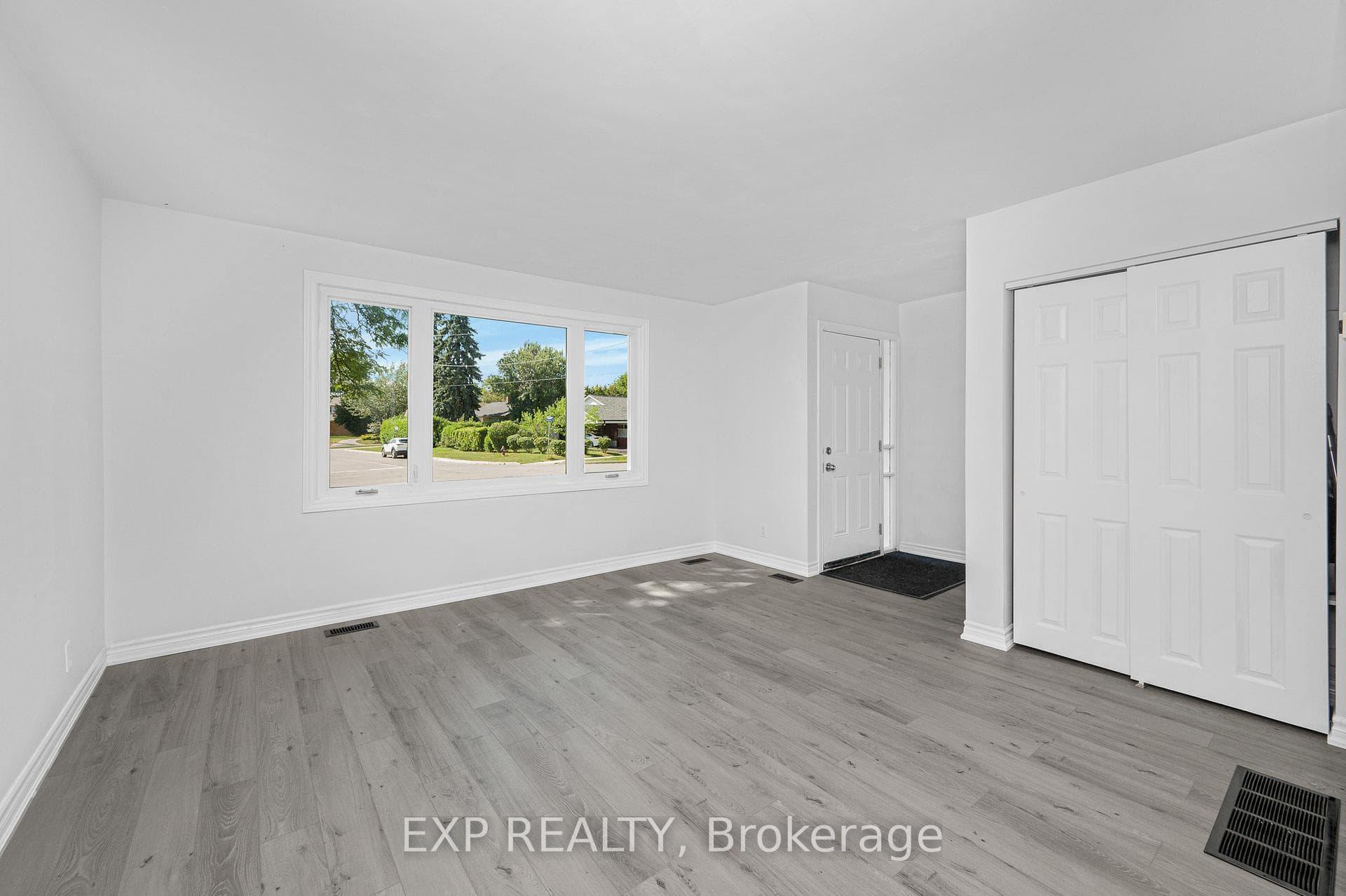 132 Heslop Road photo 10