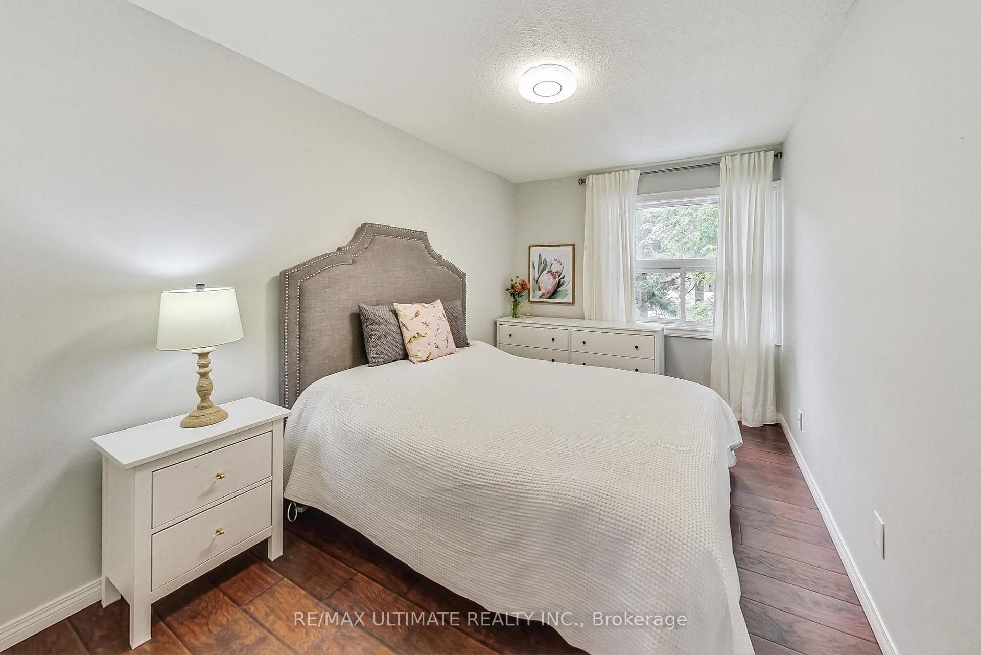 8 Markburn Court photo 16