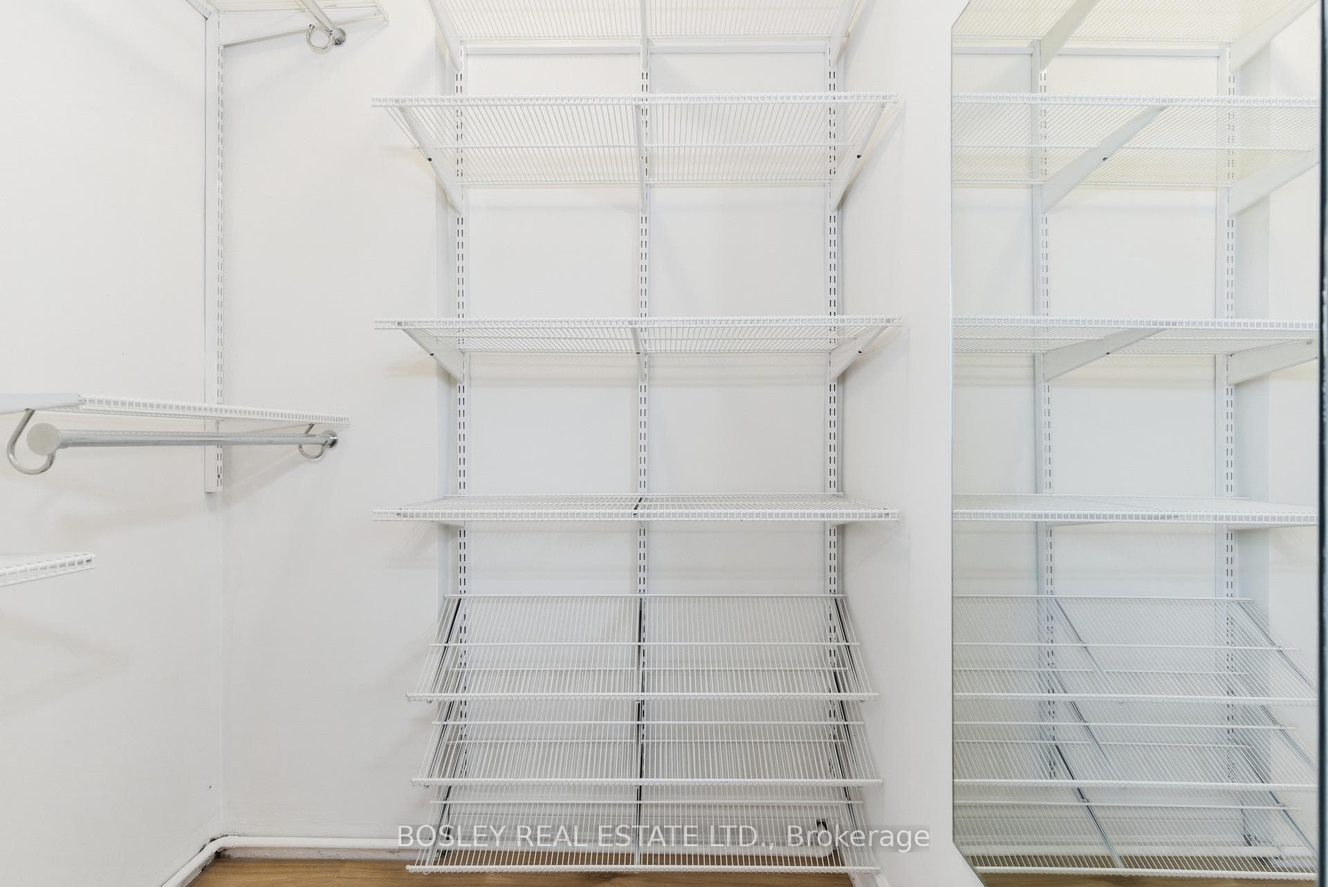335 Lonsdale Road Unit 210 photo 20