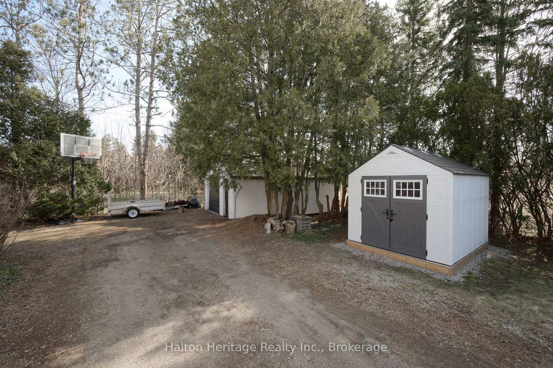 1386 Centre Road photo 24