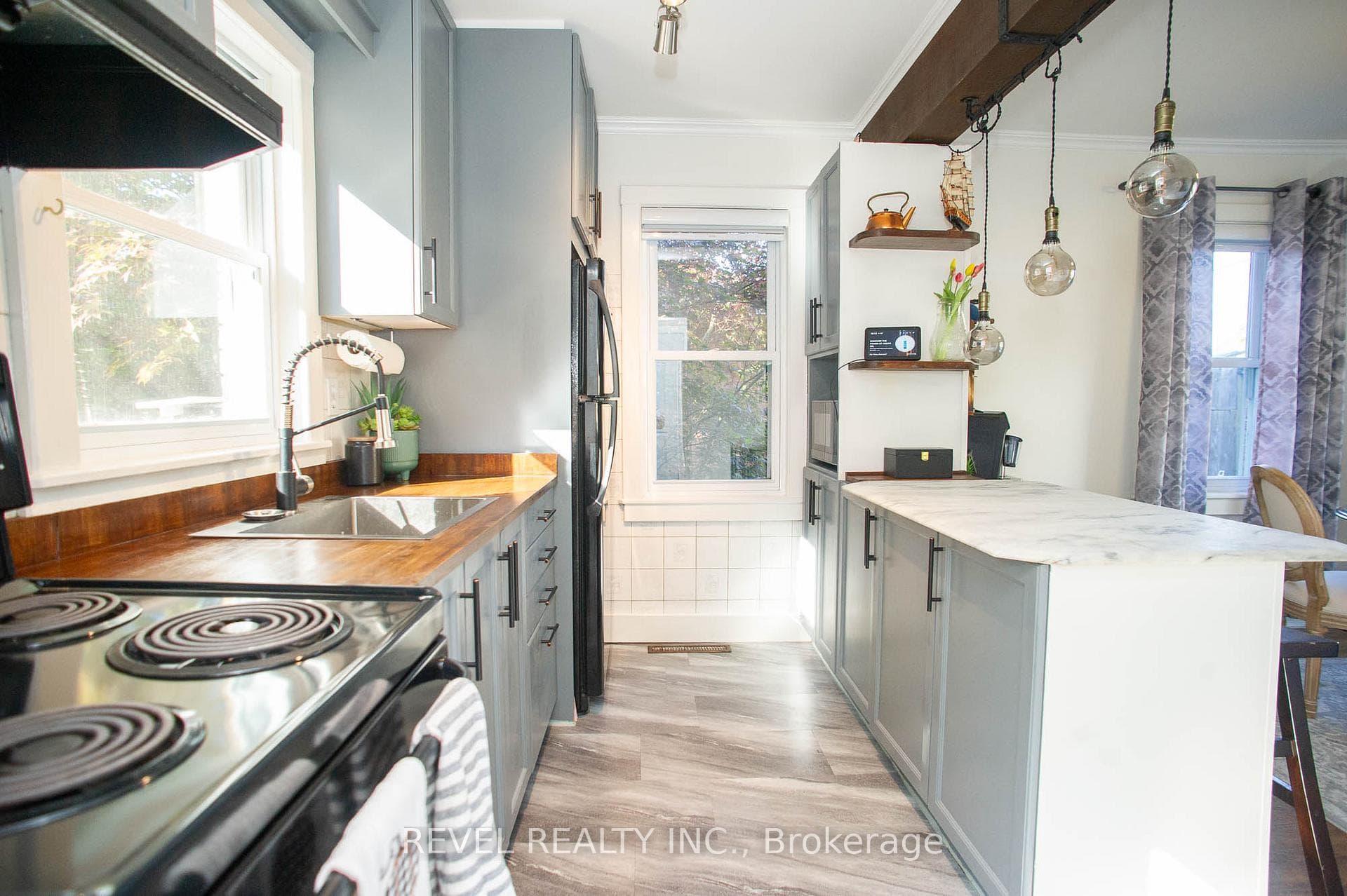 24 Avenue Road photo 9