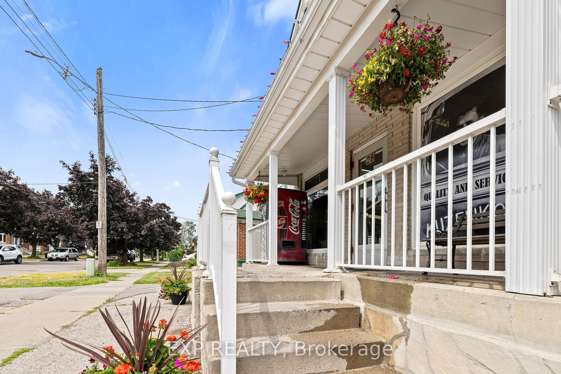 28 Buckingham Avenue photo 3