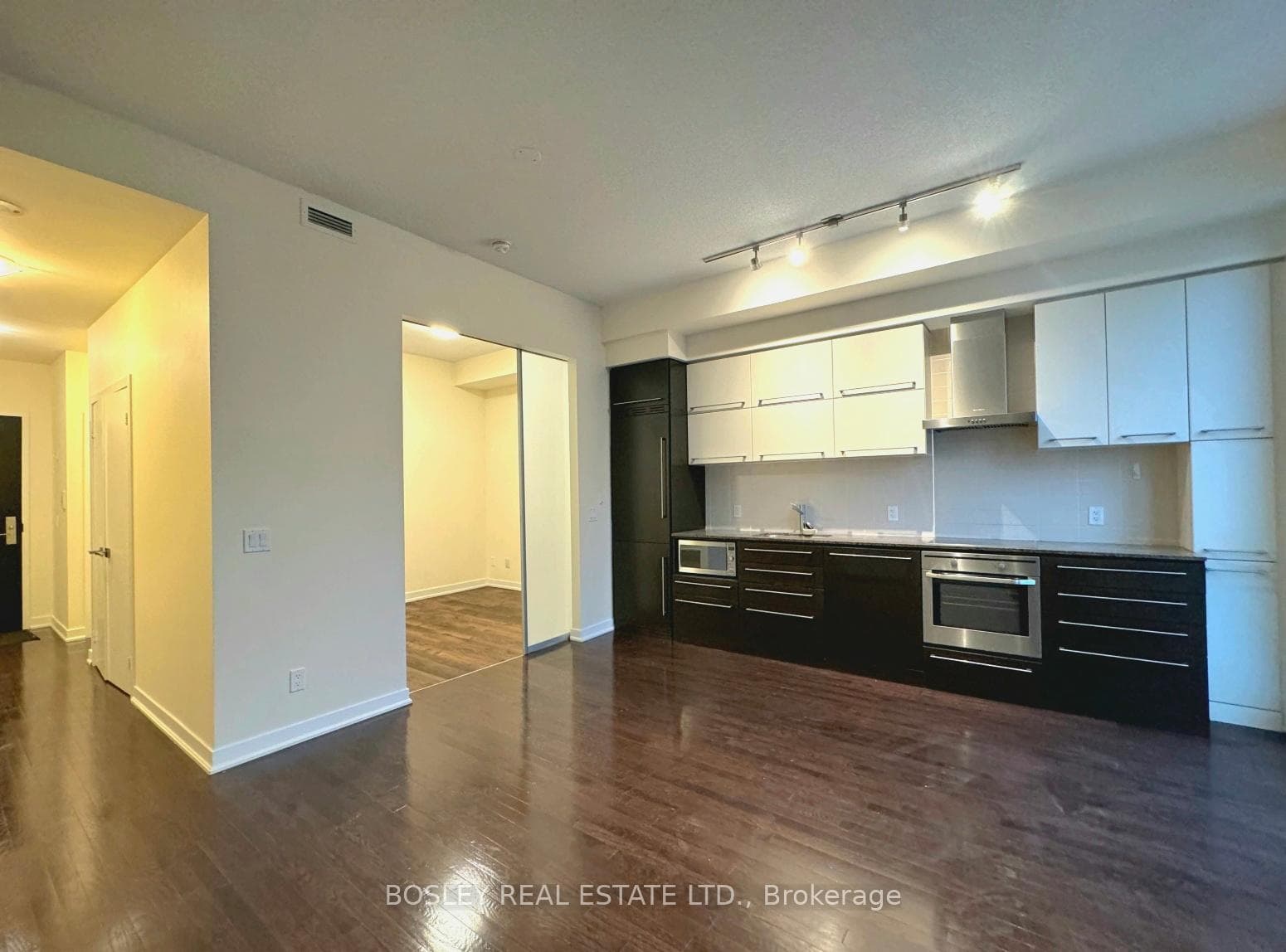 770 Bay Street Unit 2708 photo 4