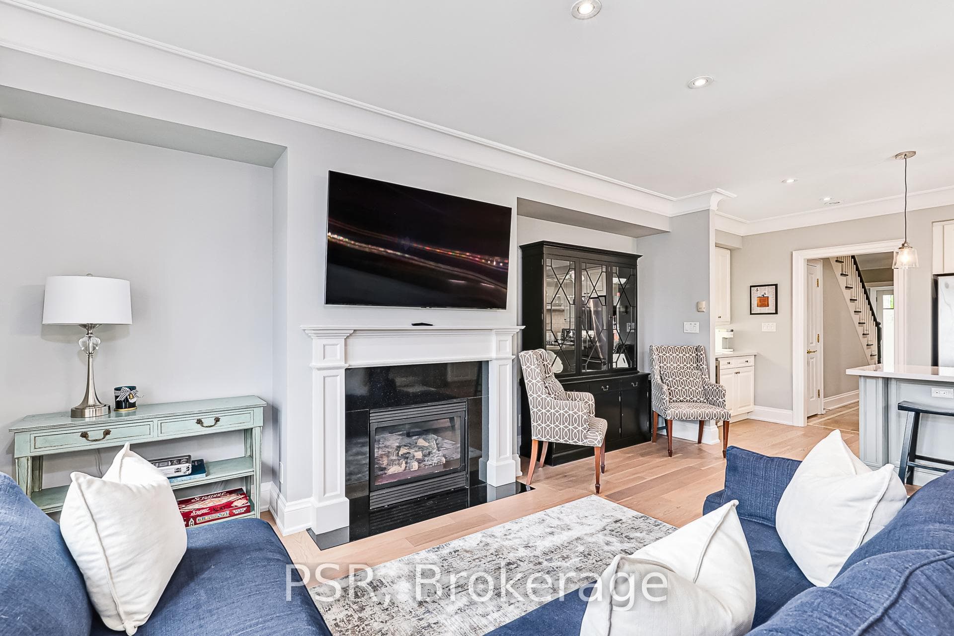 40 TROTT Boulevard Unit 404 photo 1
