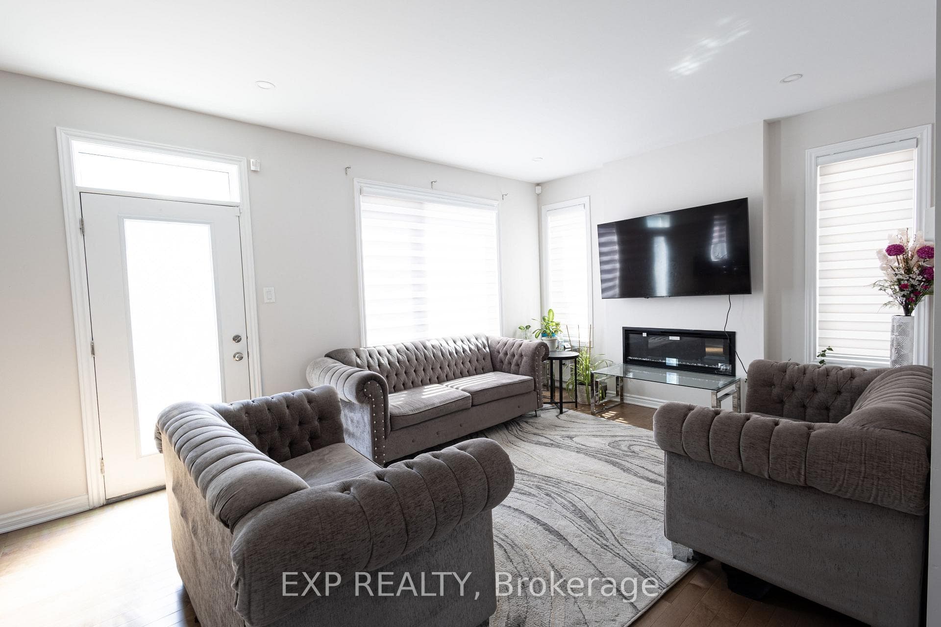 1008 Carden Lane photo 9