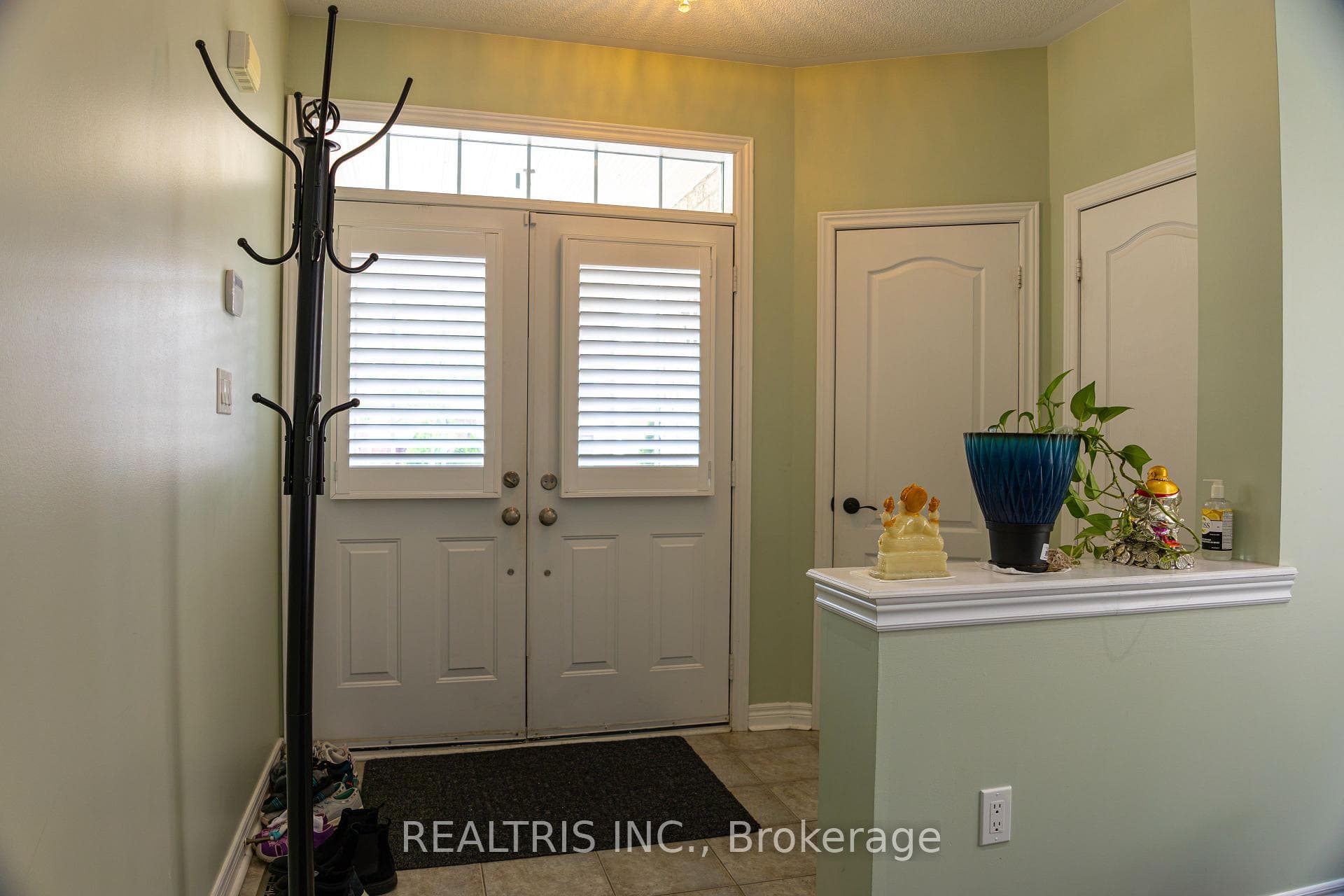 7 Mantle Avenue photo 5