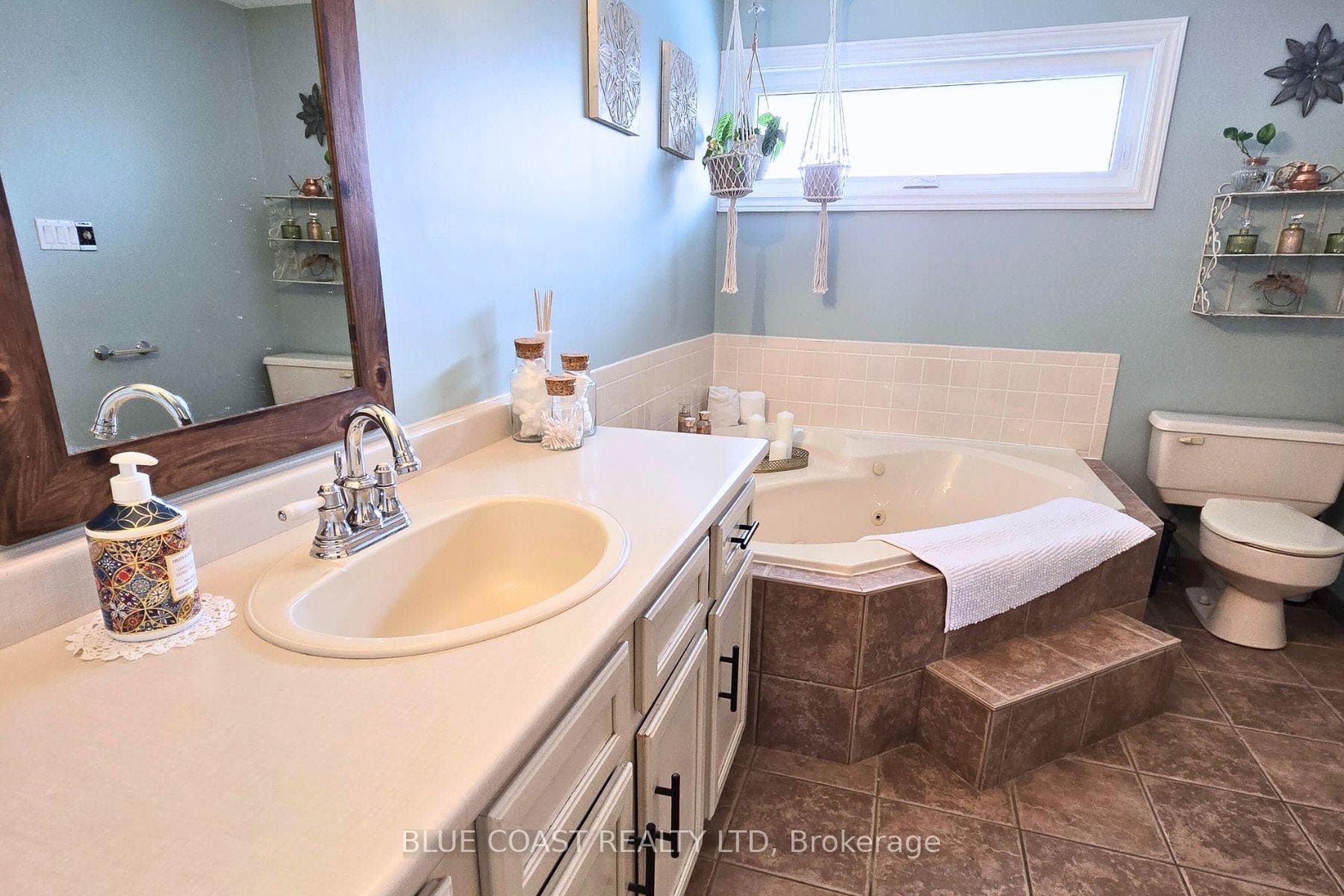 1260 Daley Avenue photo 15