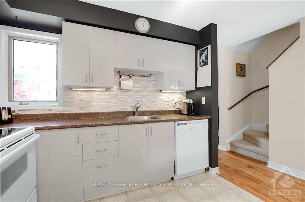 210 ALVIN Road photo 14