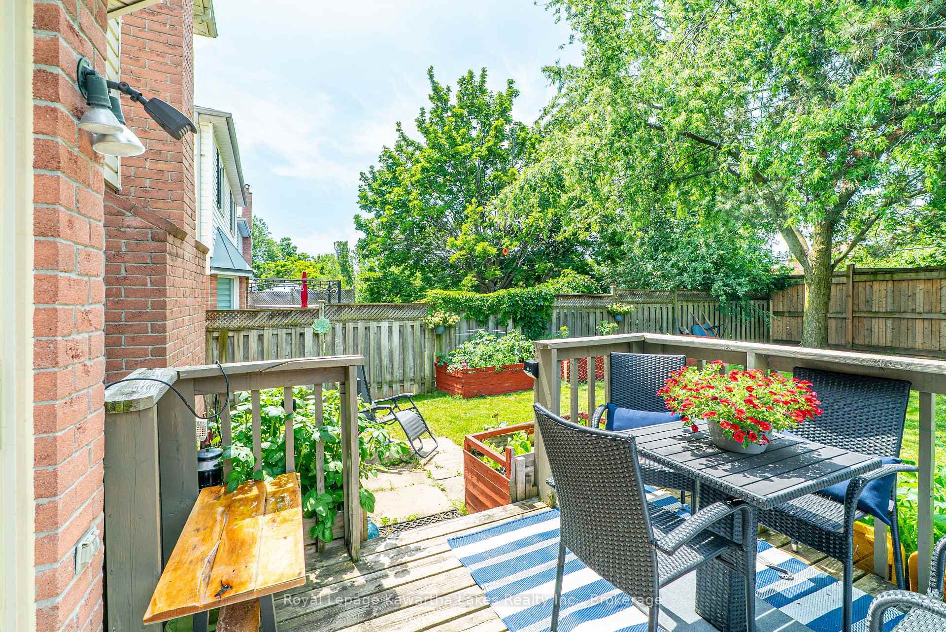 38 Lipton Crescent photo 31