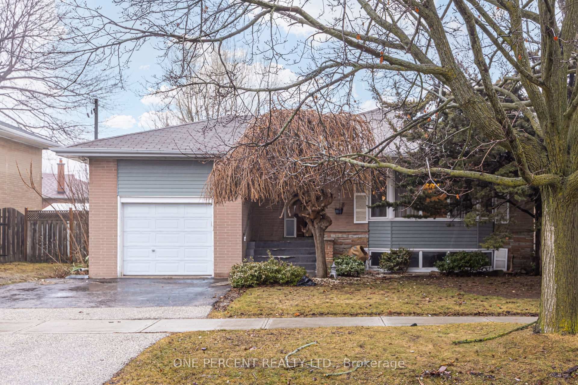 8 Wonderland Drive photo 2
