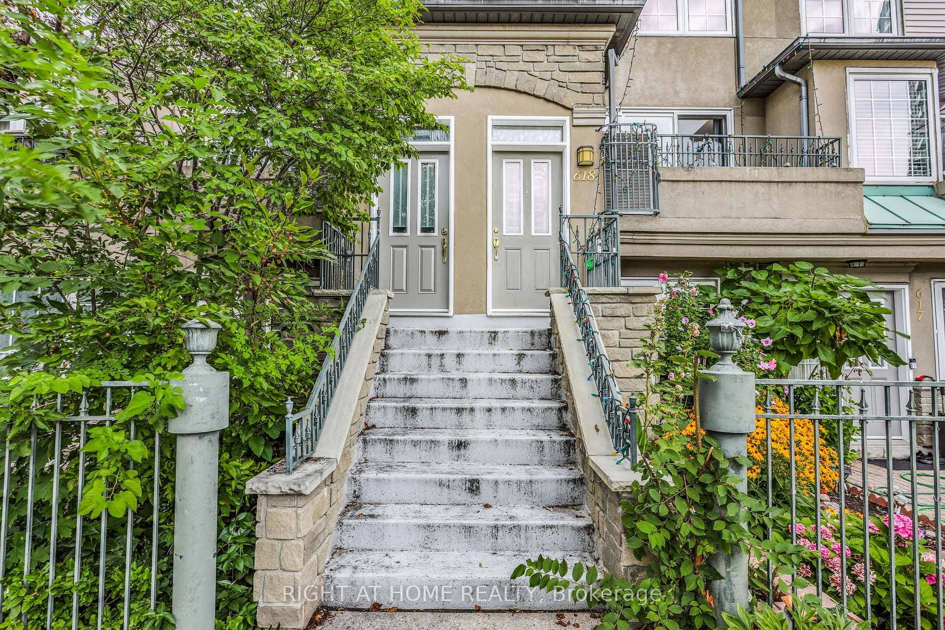 188 Bonis Avenue Unit 618 photo 2