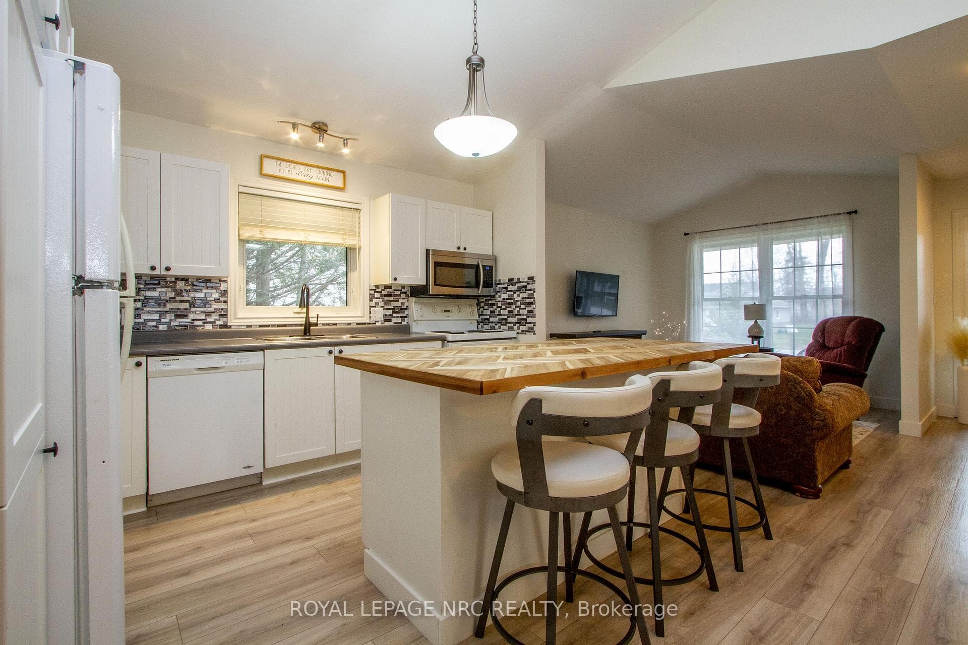 3270 Poplar Avenue photo 9