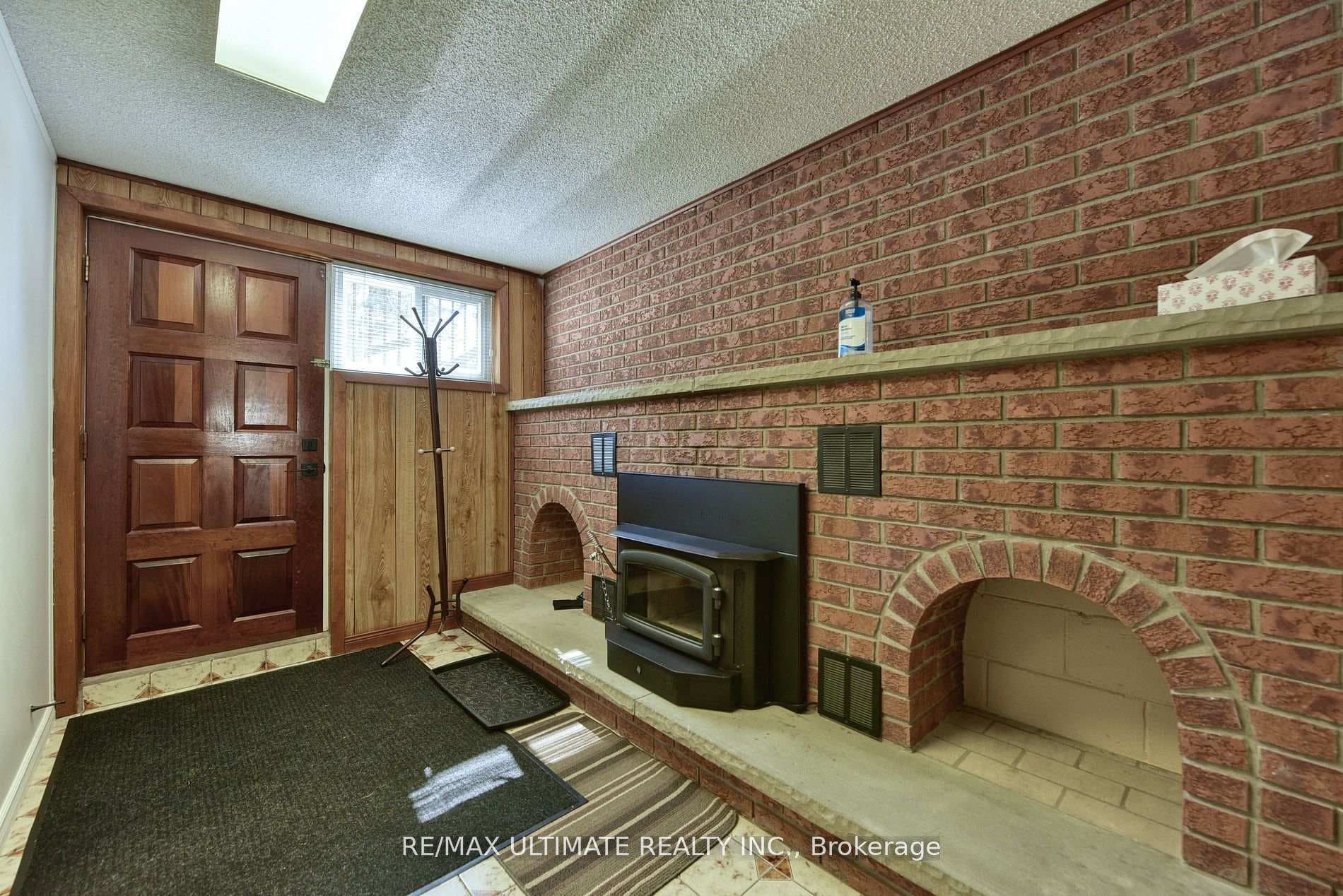 31 Whitburn Crescent Unit Bsmt photo 9