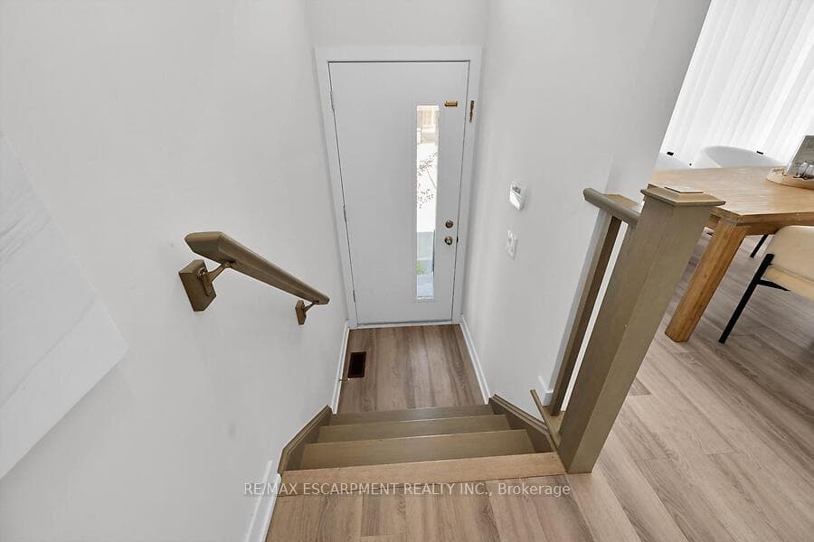 17 Markle Crescent photo 4