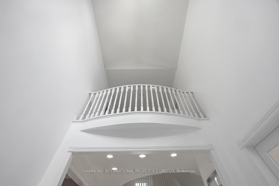 31 Vesta Drive photo 6