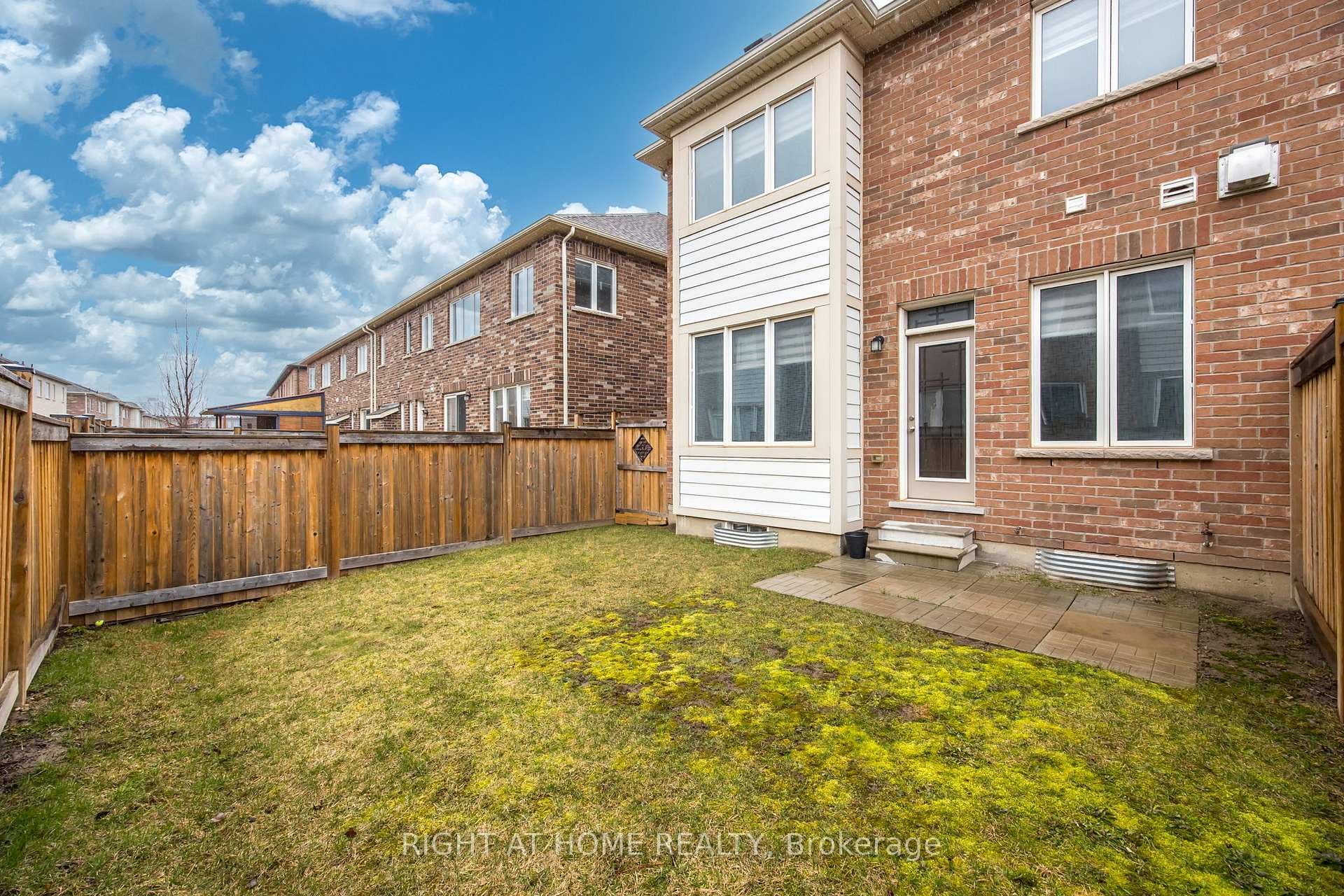 75 Orchardcroft Road photo 33
