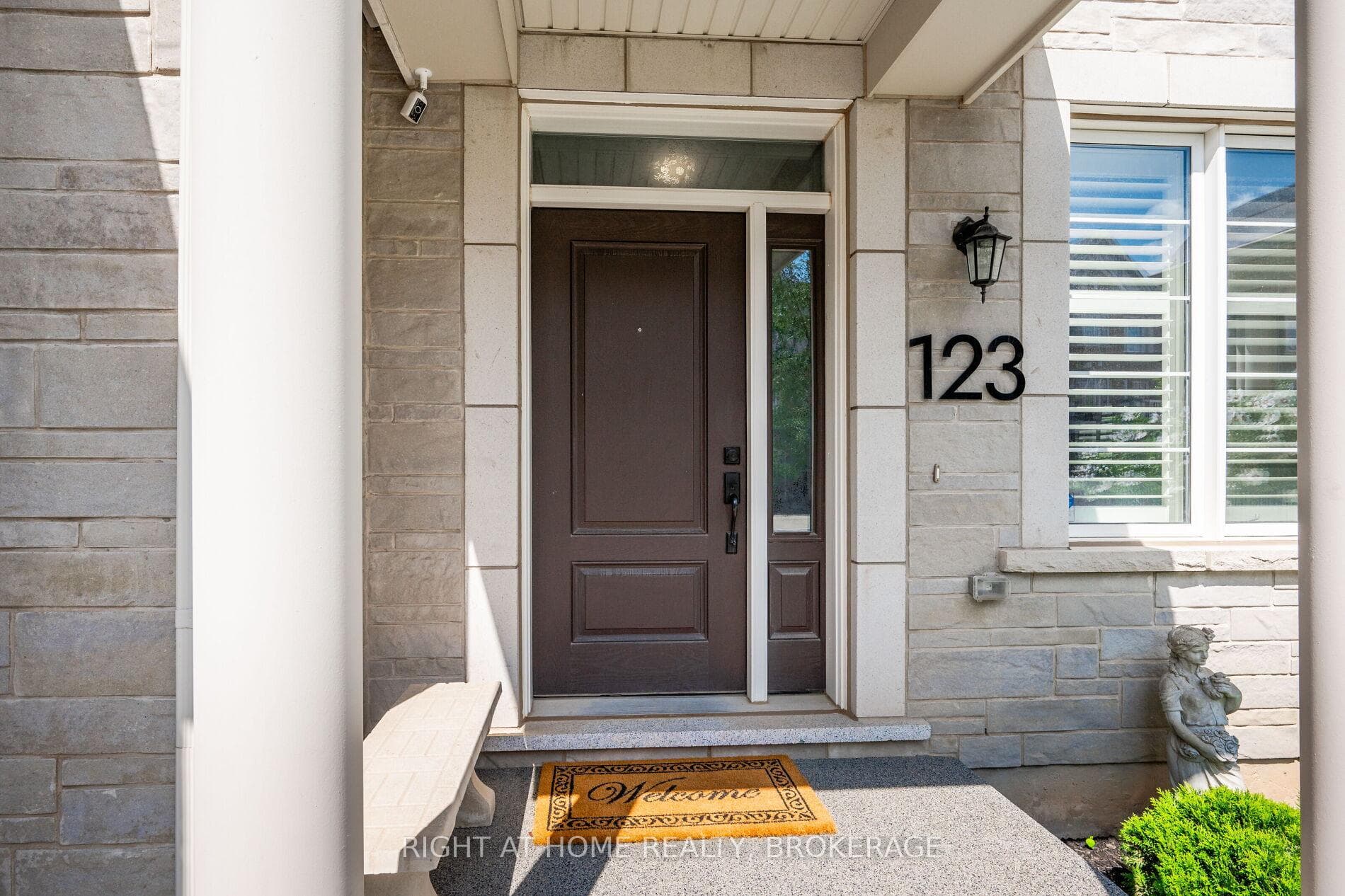 123 Stork Street photo 3