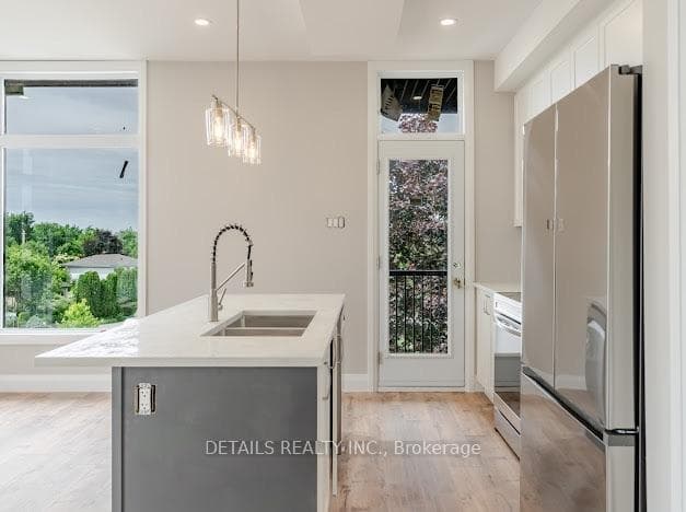 659 Donat Street Unit 201 photo 2