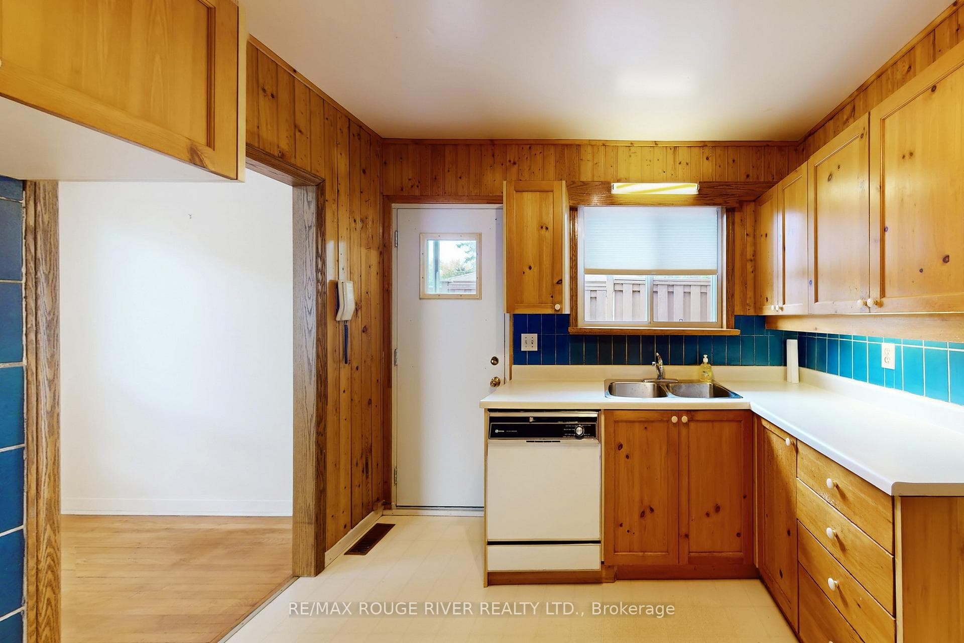 68 Aurora Heights Drive photo 21