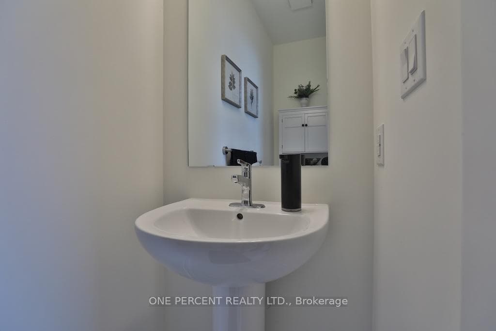 72 Dusenbury Drive photo 24