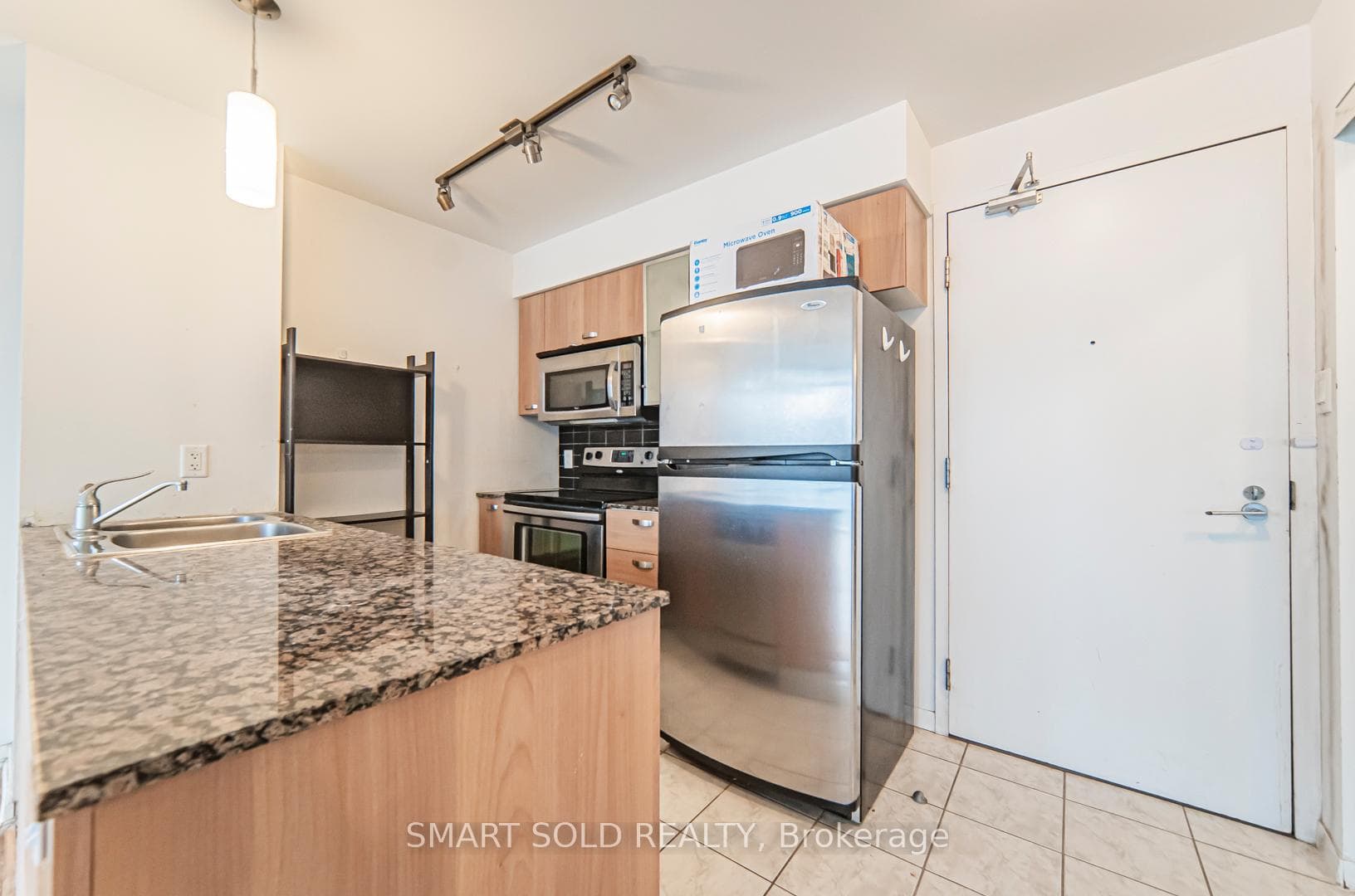 38 grenville Street Unit 3708 photo 4