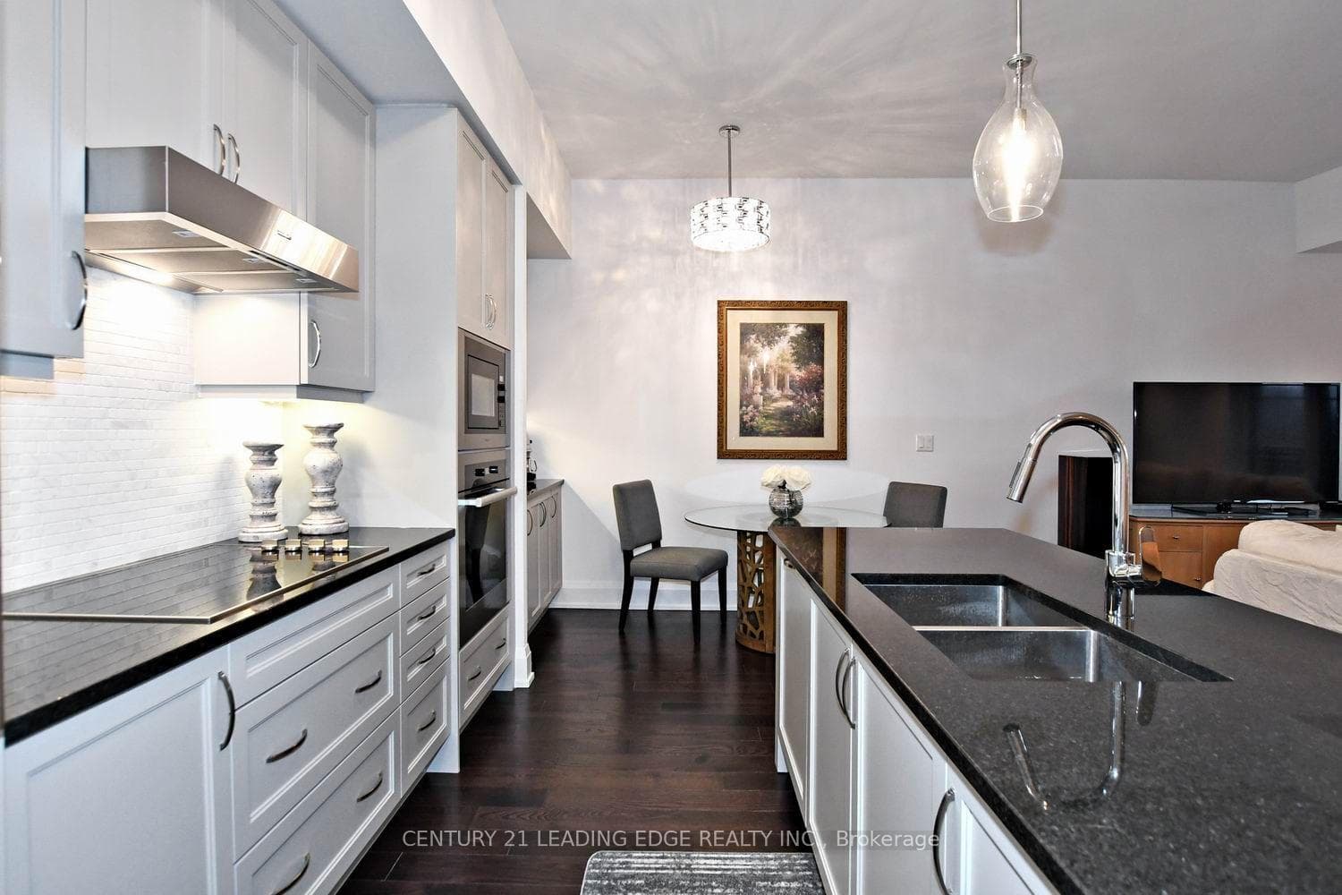 20 Fred Varley Drive Unit 327 photo 9