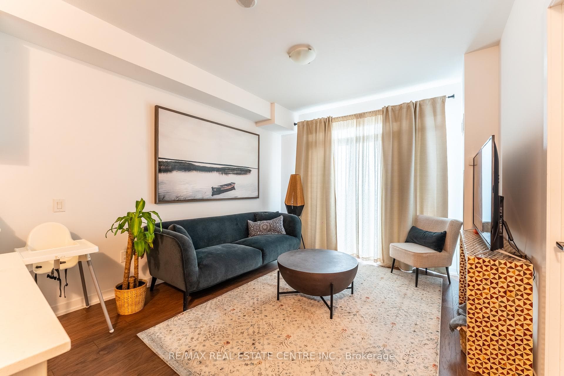 2560 Eglinton Avenue Unit 906 photo 7