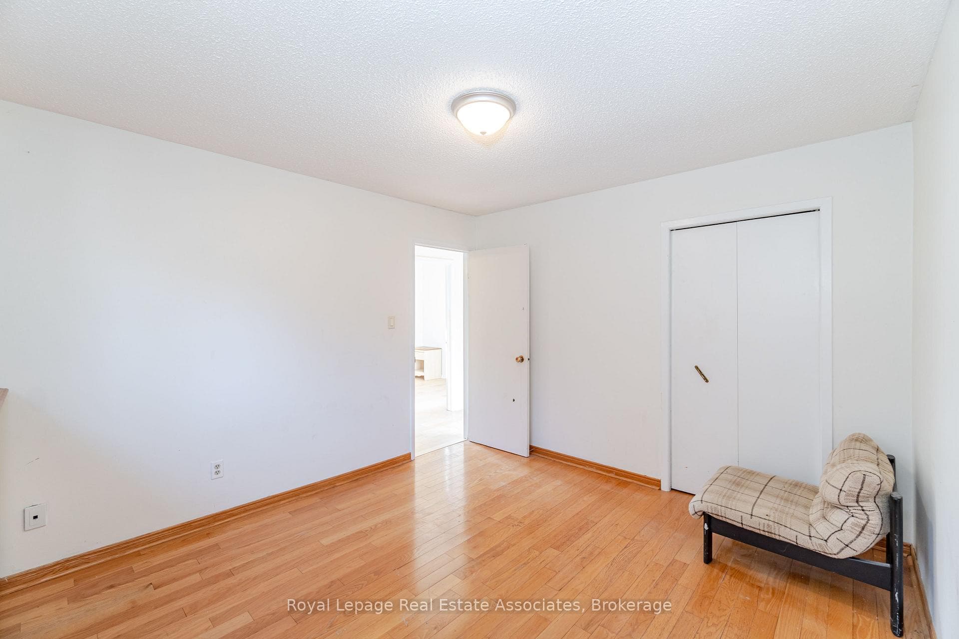 3301 Tallmast Crescent photo 18