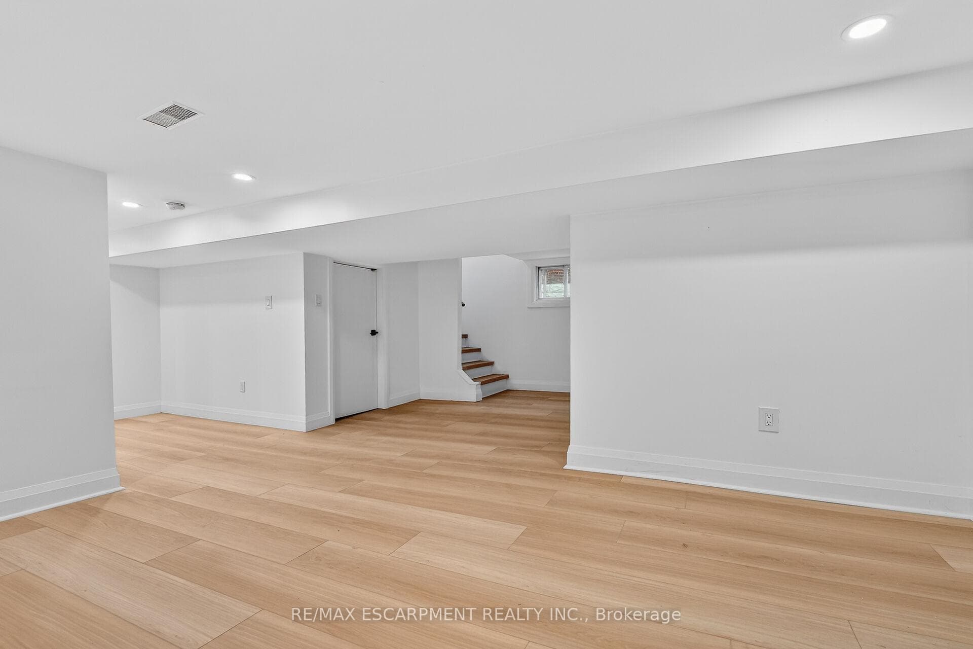 101 Houghton Avenue photo 26