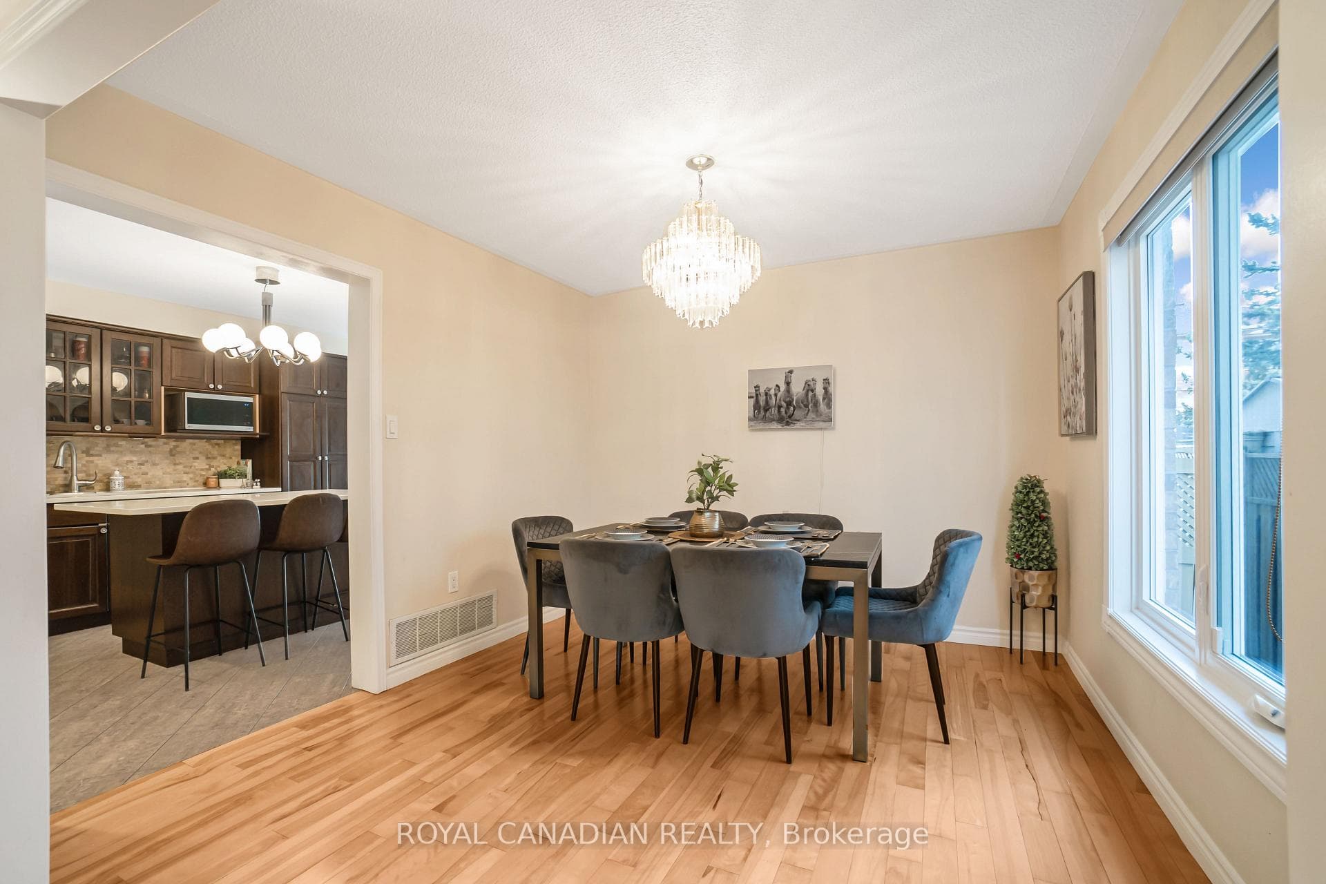 108 Beaconsfield Avenue photo 11