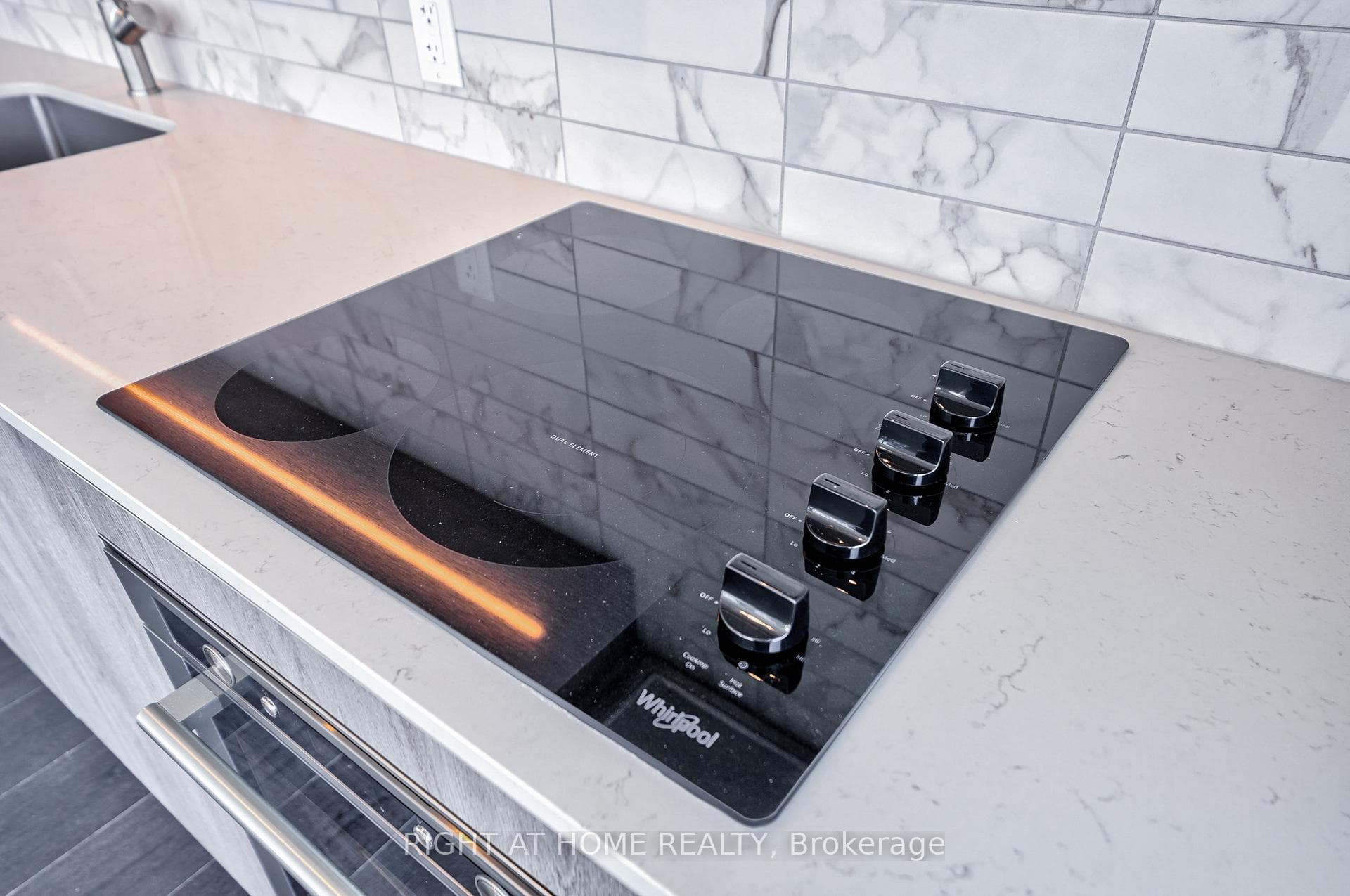 2020 Bathurst Street Unit 1821 photo 12