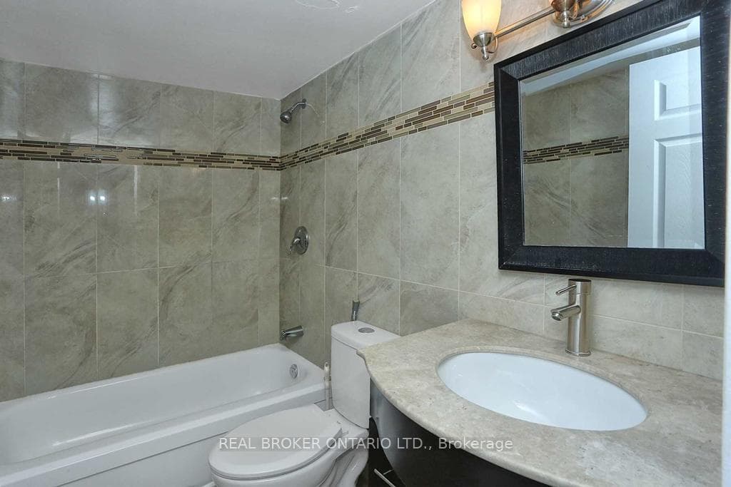 25 Trailwood Drive Unit 704 photo 16
