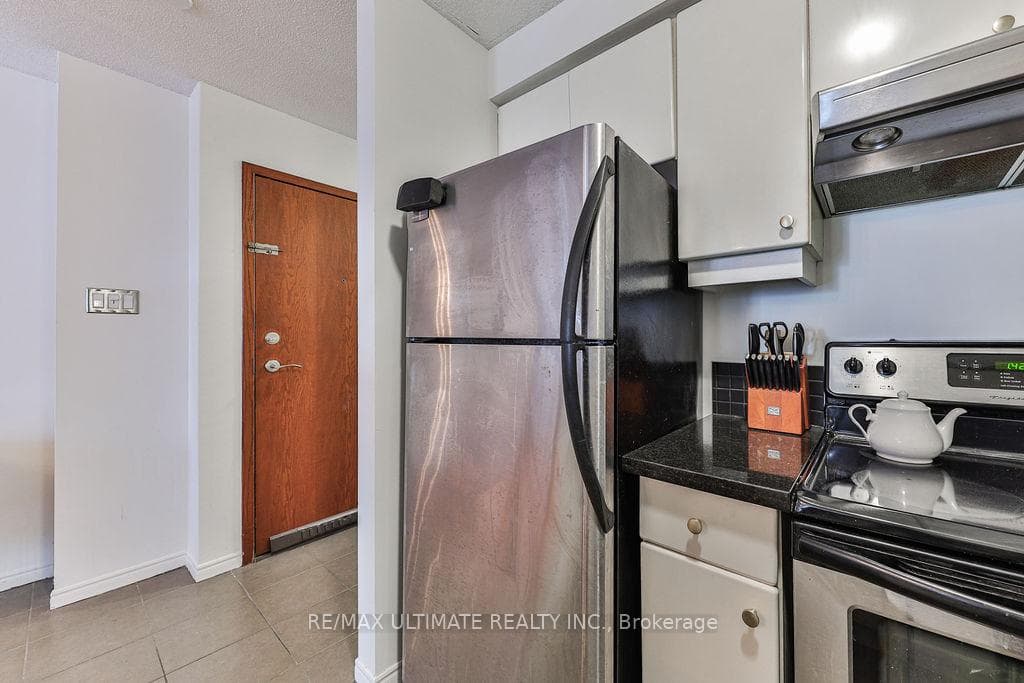 10 Queens Quay Unit 1408 photo 7