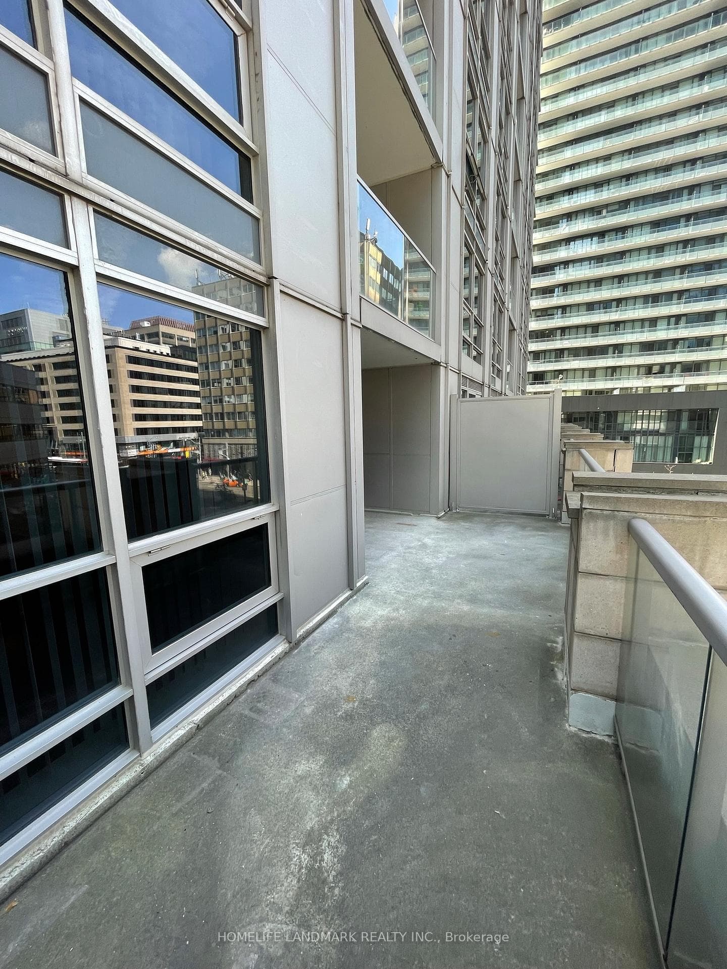 763 Bay Street Unit 301 photo 25