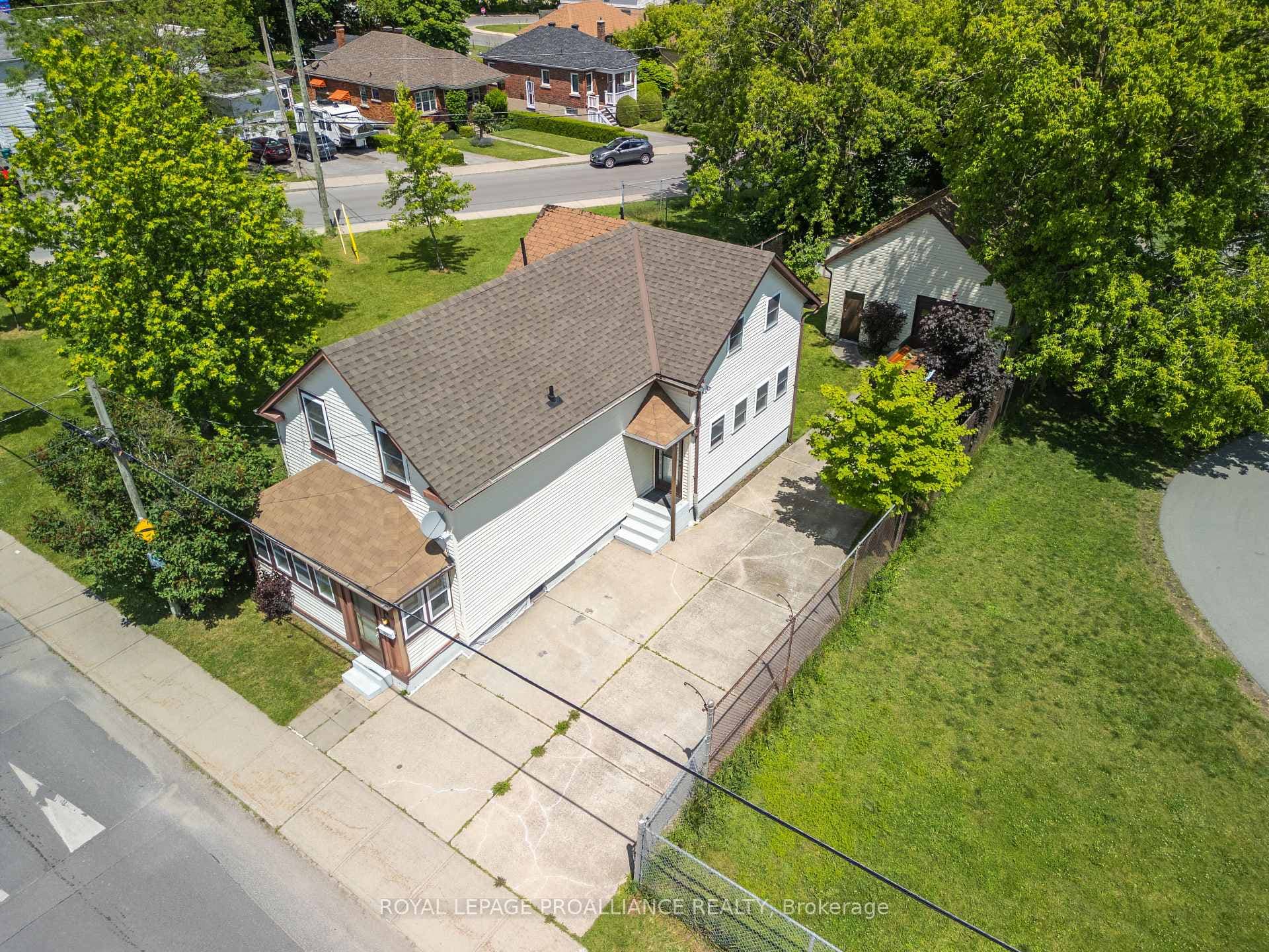 369 Macdonnell Street photo 7