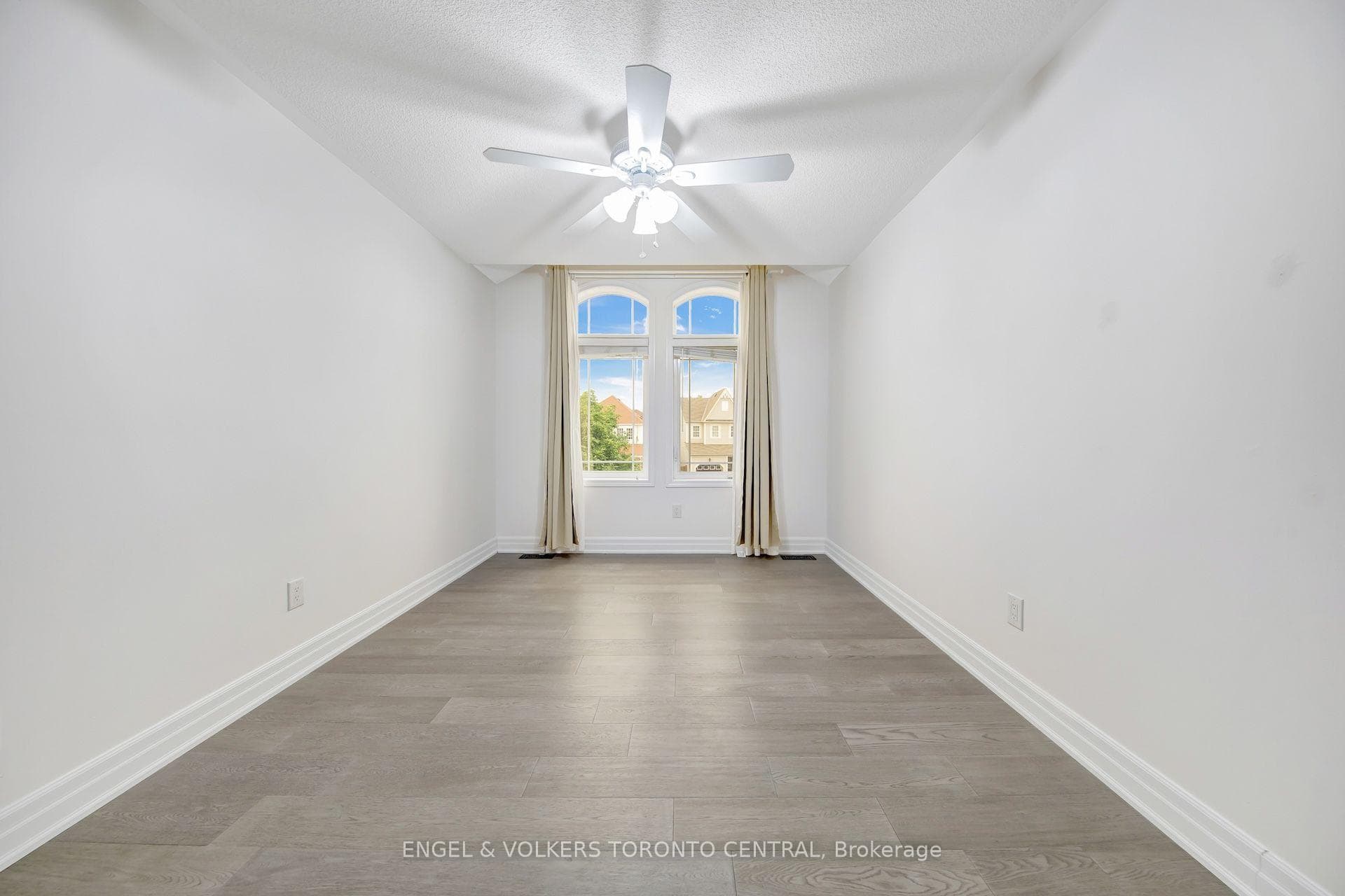 1511 Glenbourne Drive photo 14