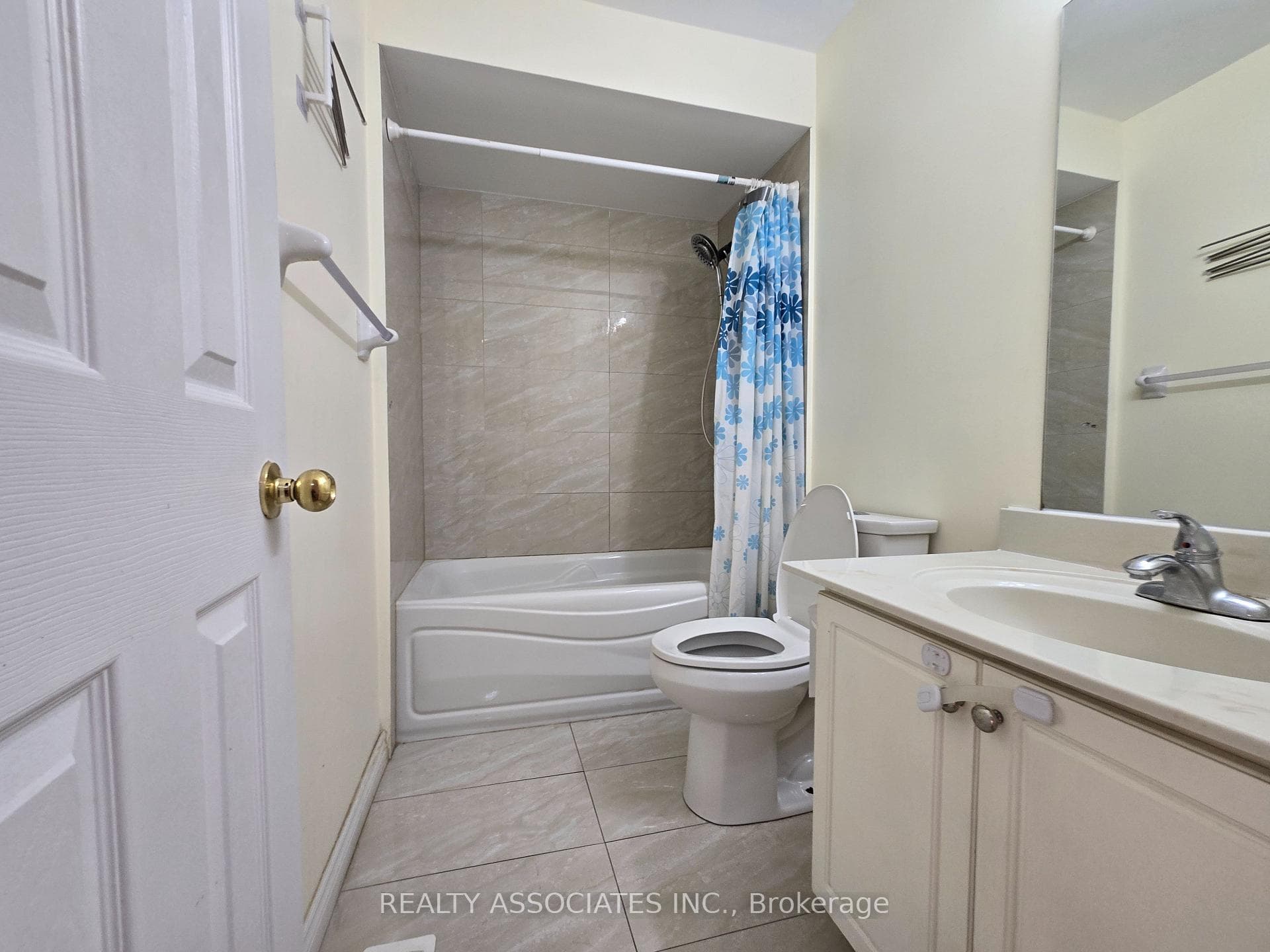 1075 Ellesmere Road Unit 37 photo 13