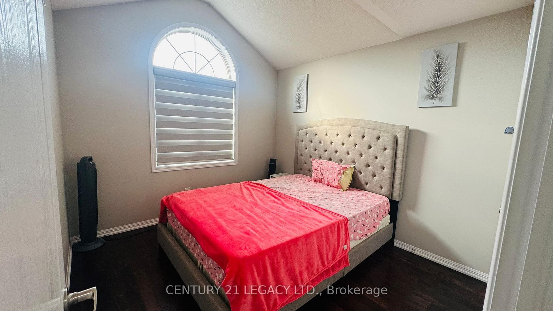142 VANHORNE Close photo 12