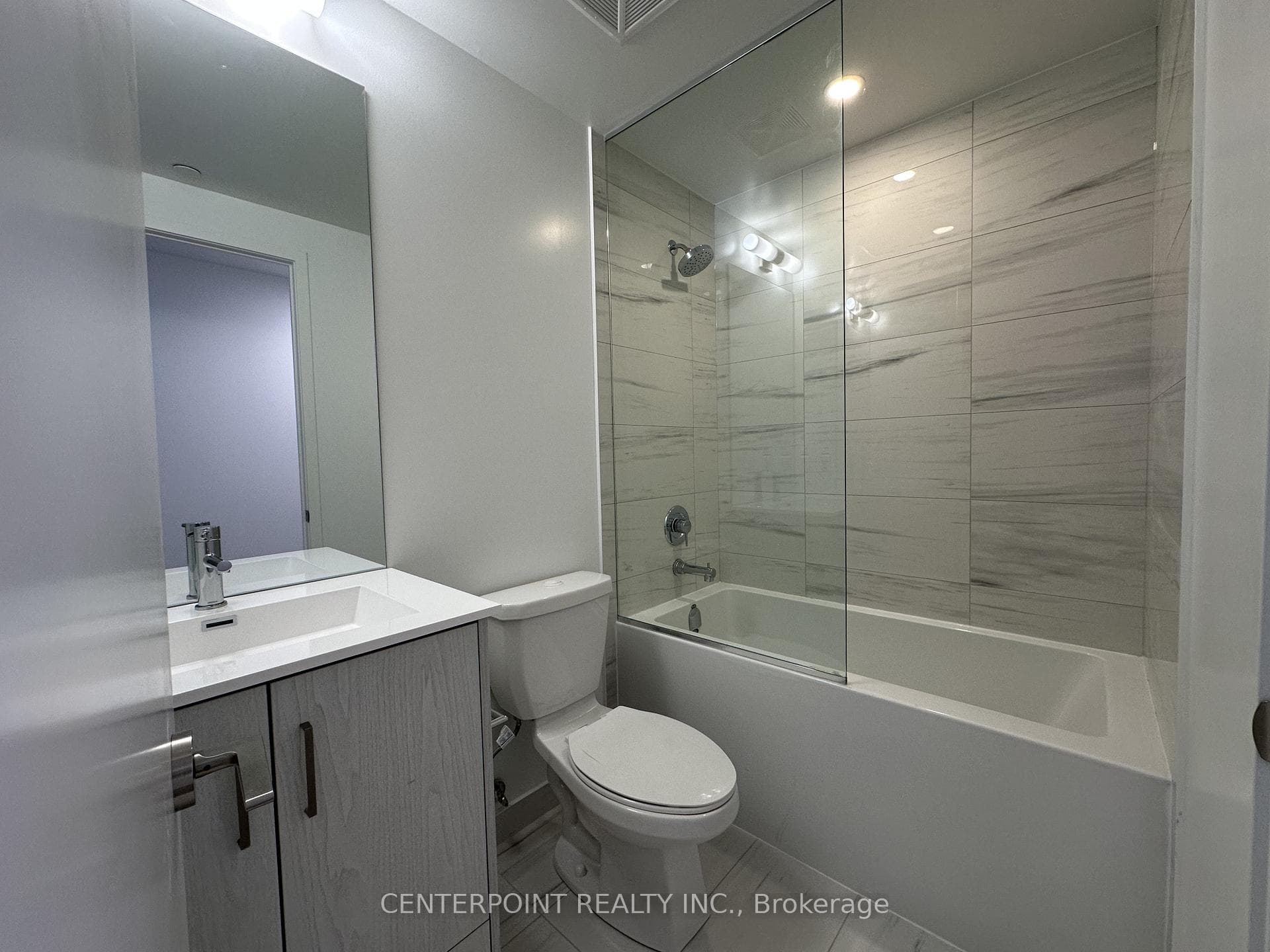 180 Front Street Unit 3312 photo 6
