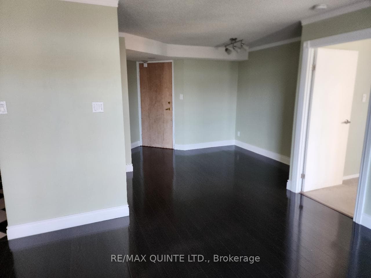 344 FRONT Street Unit 605 photo 6