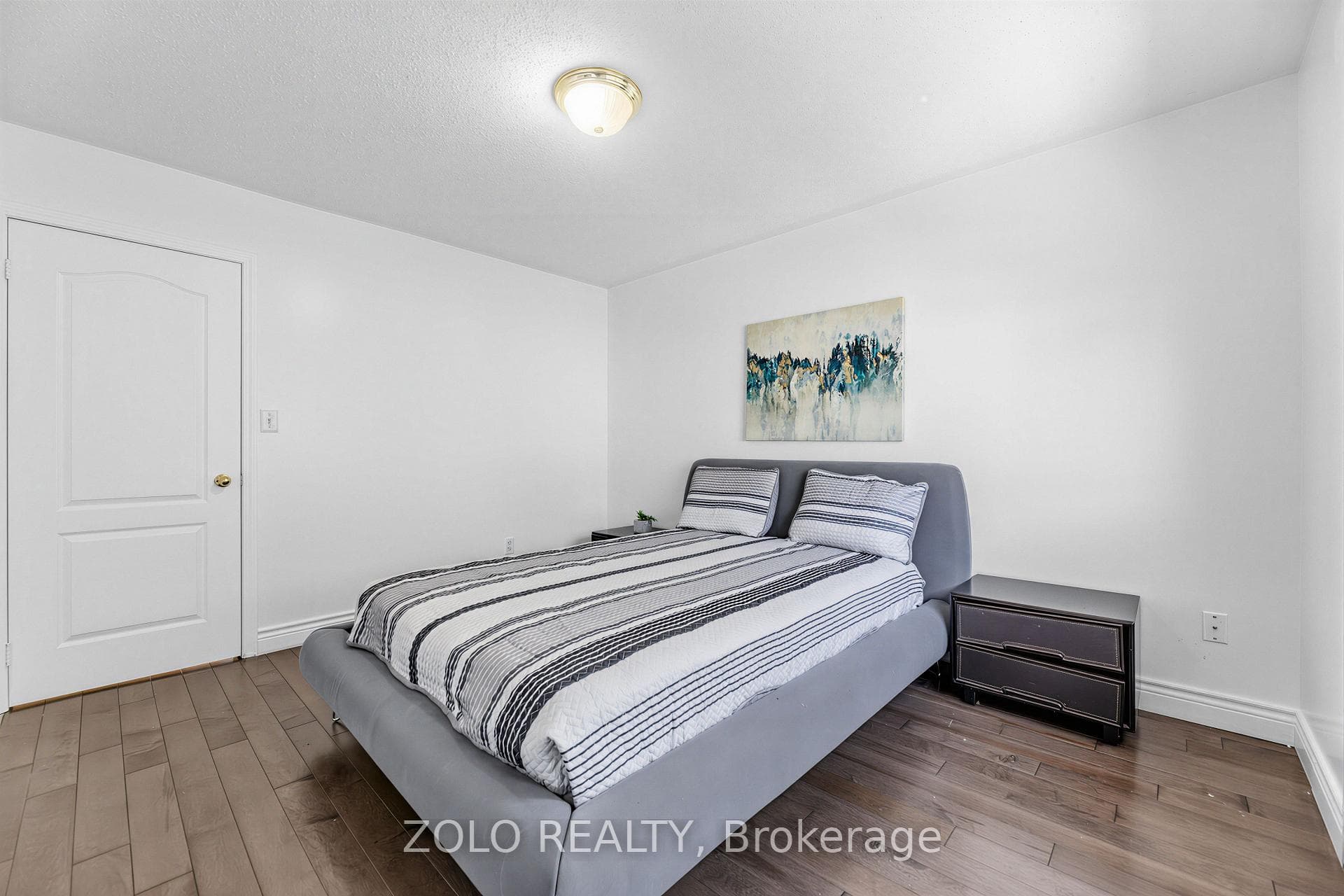 1580 Earl Crescent photo 25