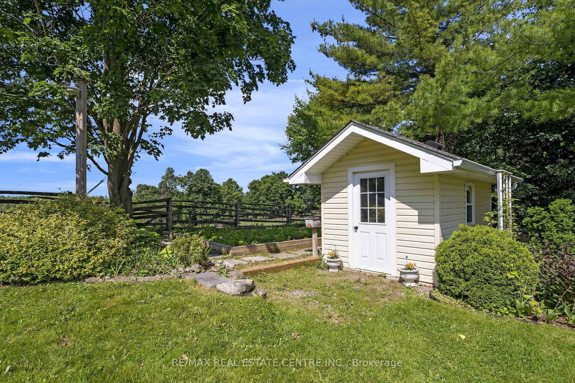 16664 Mississauga Road photo 38