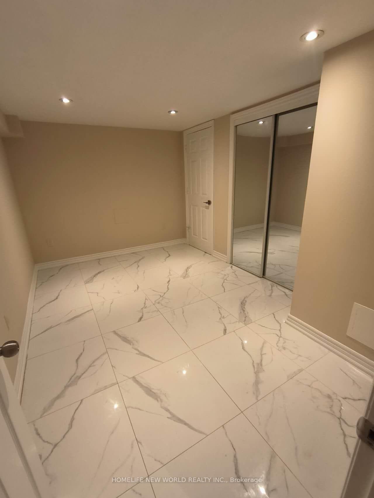 311 Earlscourt B1 Avenue photo 2