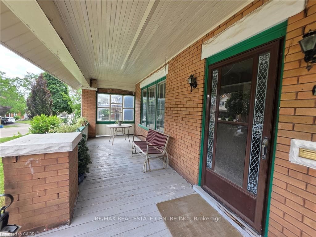 20 Fairview Avenue photo 1