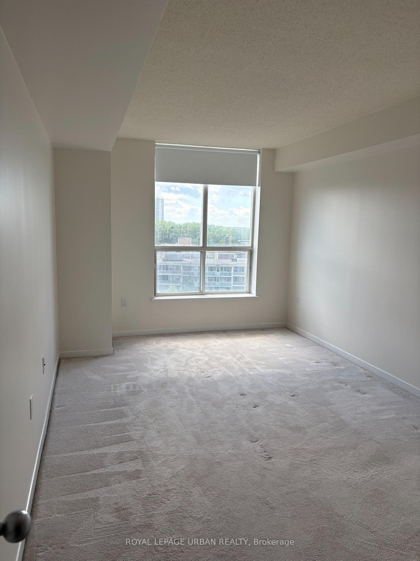 21 Overlea Boulevard Unit 902 photo 14