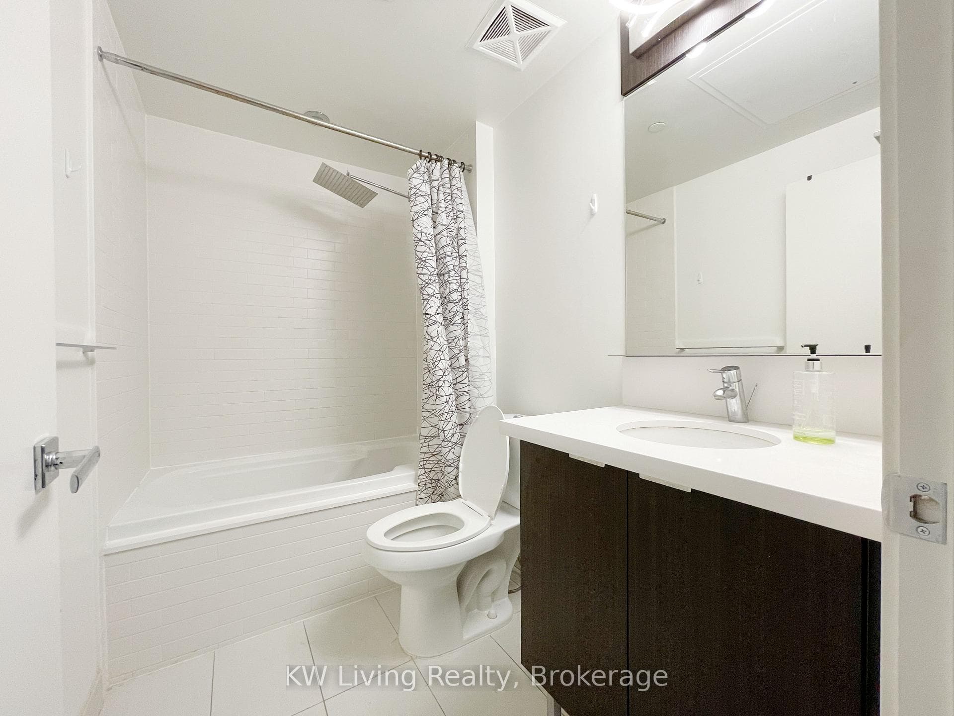 21 Widmer Street Unit 3505 photo 15
