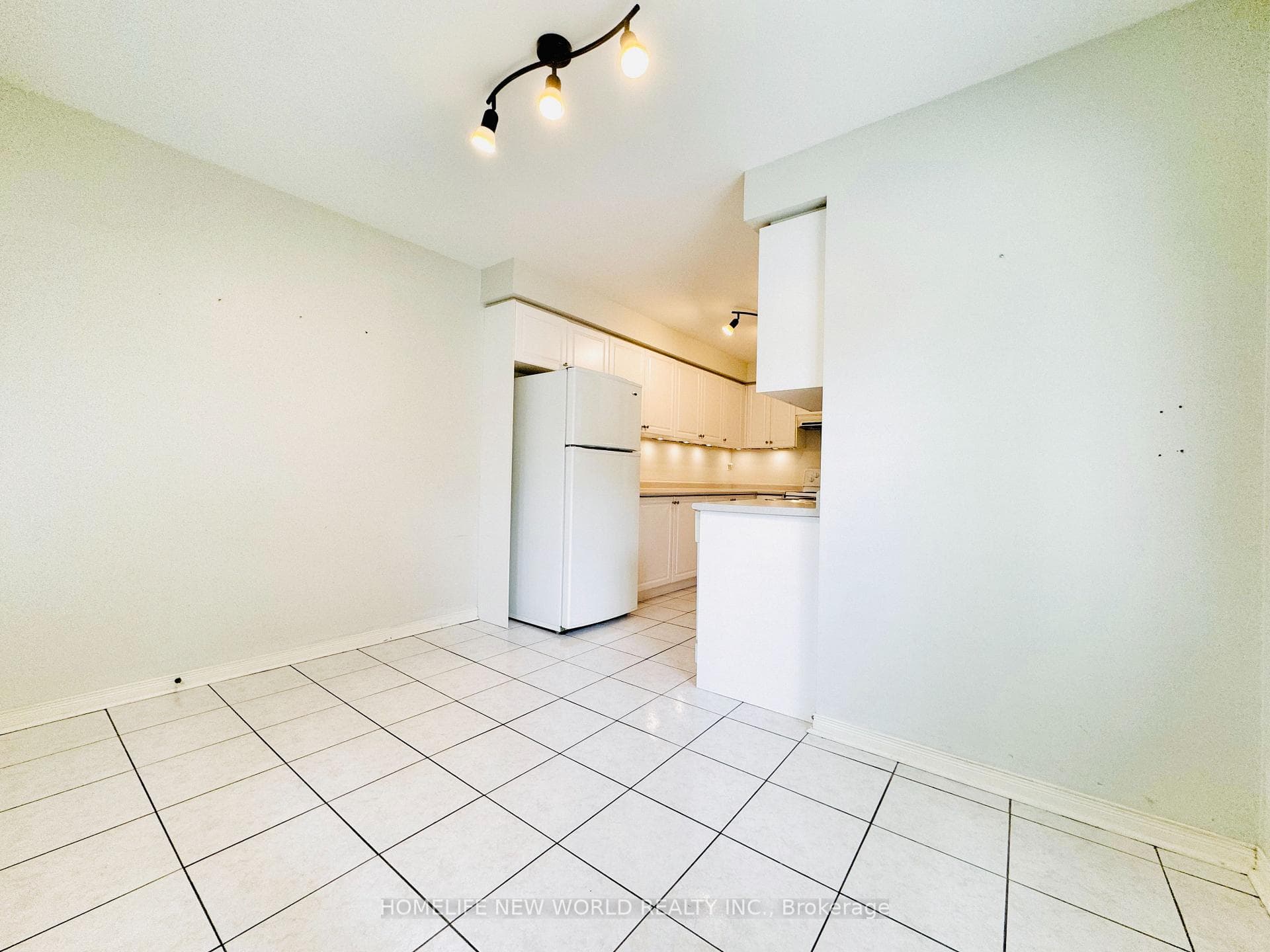 89 Warren Bradley Street photo 14