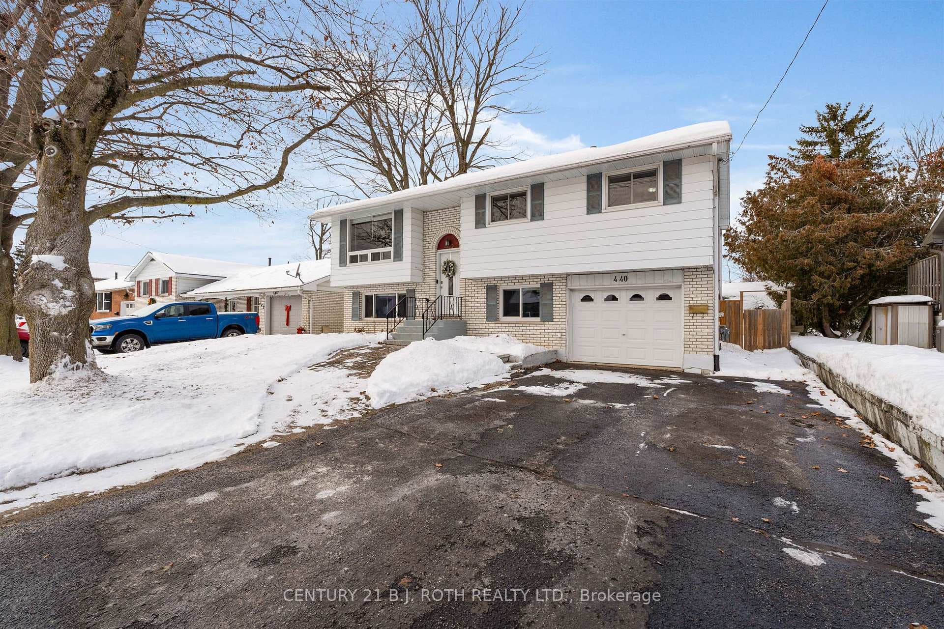 440 Barrie Road photo 2