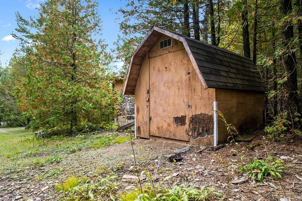 152 Shouldice Lake Road photo 35