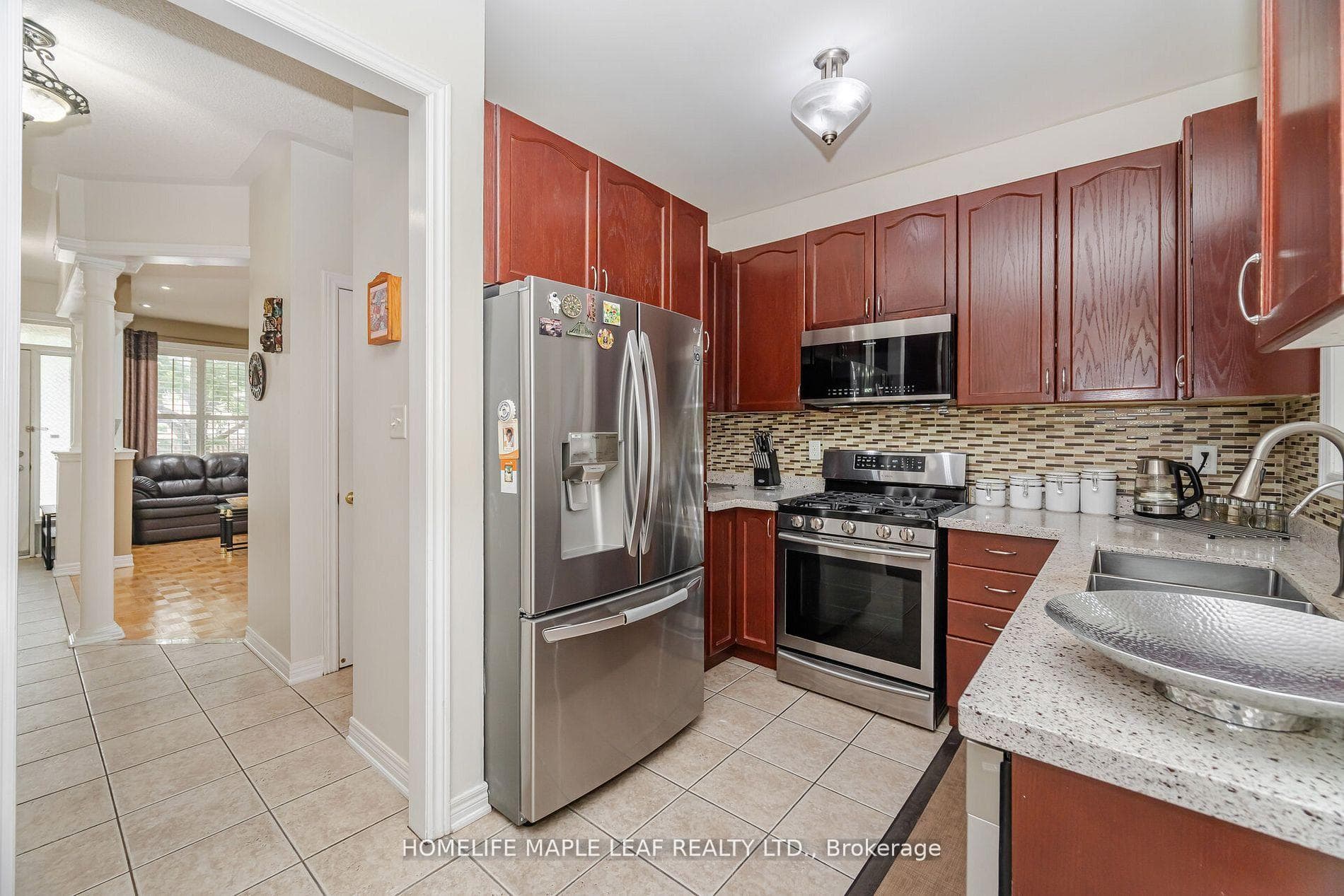 17 Eaglefield Gate photo 12